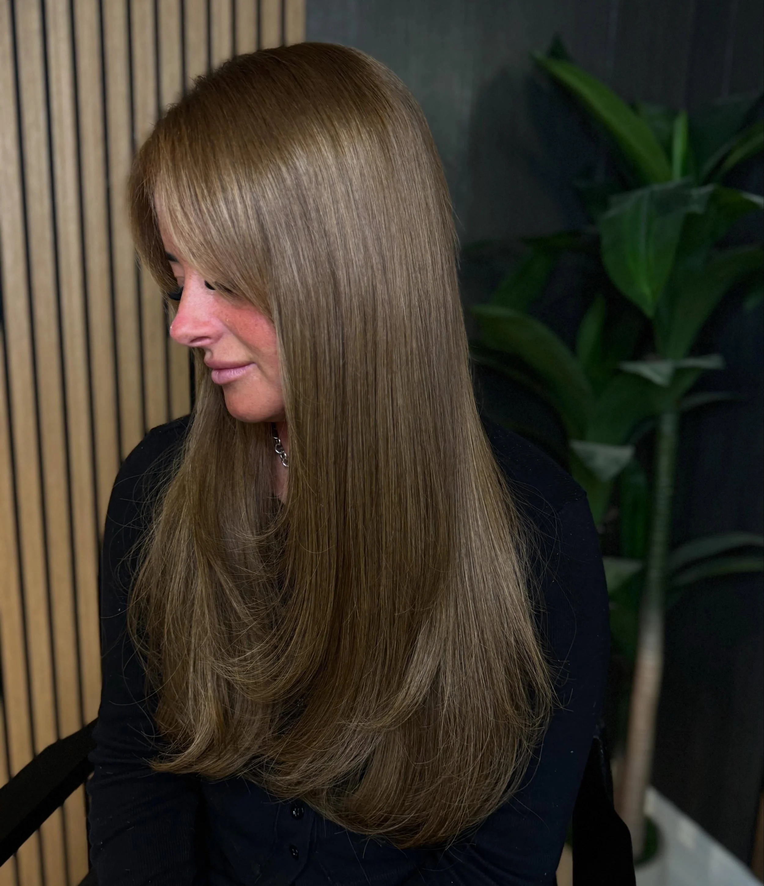 Natural colours &amp; flicky layers💫

Gemma switched methods from a weave to tapes and she&rsquo;s loving the result! Hair extensions always come down to personal preference, so if you&rsquo;re wanting to switch up your extension method, here&rsquo;