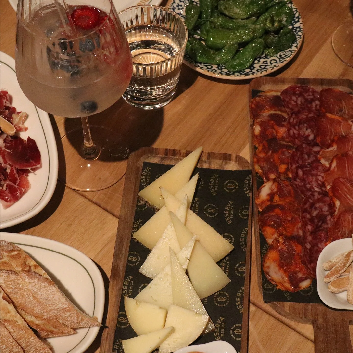 Think less &ldquo;dinner,&rdquo; more &ldquo;delicious time.&rdquo; 😘🌚

Fresh, vibrant tapas that keep you talking and tasting, all night. 💋