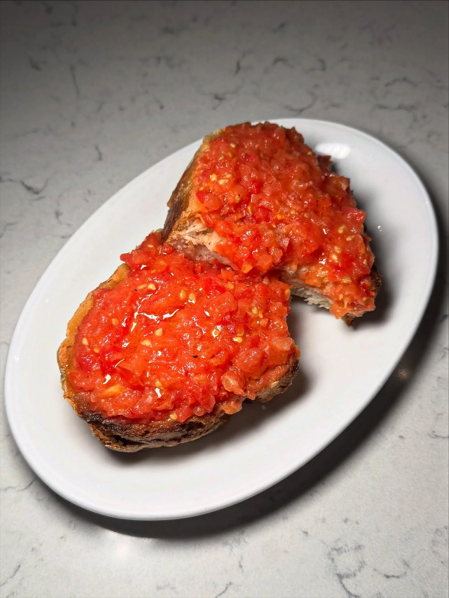 The magic of simple things: Pan con tomate 🍞🍅 Perfection 👌