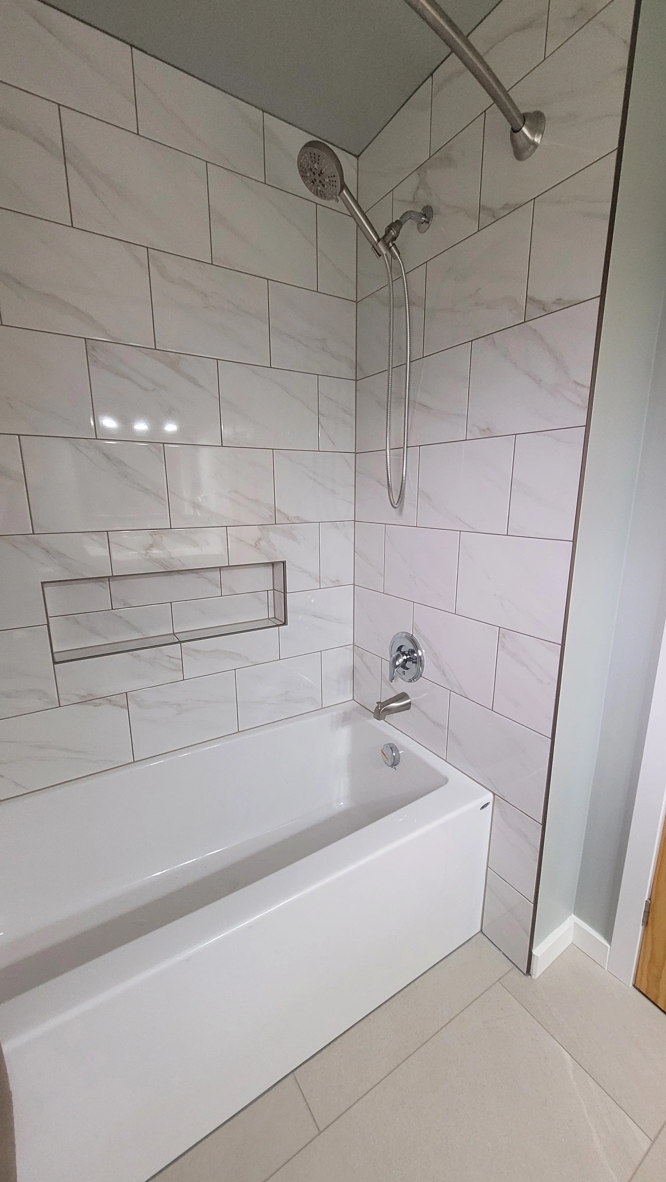 Tiled Bath Tub Surrounds