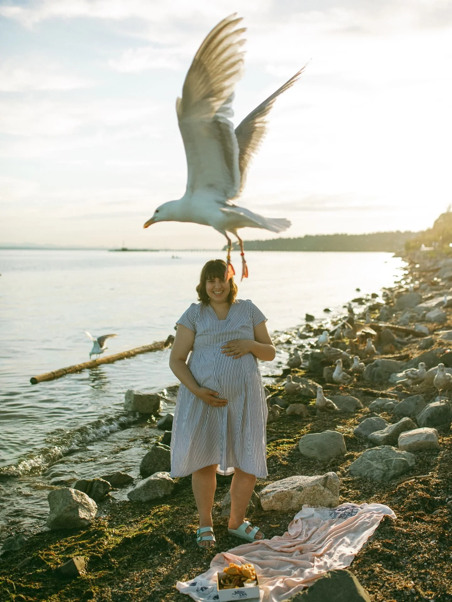 FISH N' CHIPS AT SEA MATERNITY w/ Dani 🥰 

#whiterockphotographer #whiterockfamilyphotographer #whiterockmoms #whiterockmaternityphotography #southsurreyphotographer #southsurreymaternityphotographer #heartfulmagazine #goldenhourphotography #unconve