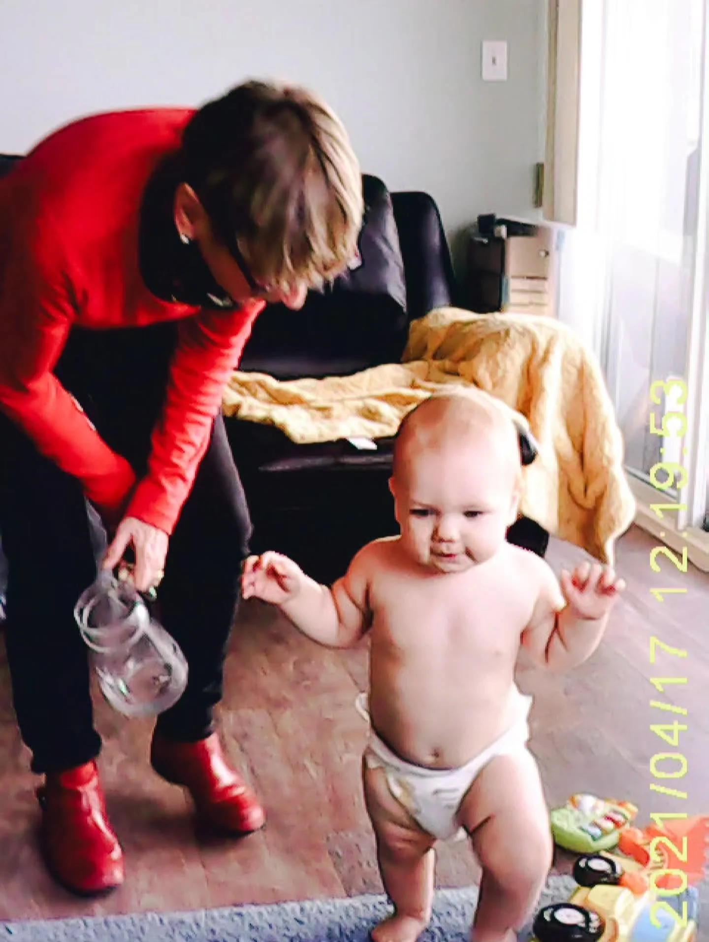 and then suddenly its the day before my kids 5th birthday and I realize its been 5 years of being a mom - what is life ☁️ 

#childhoodnostalgia #christmas #familyportraits #familyphotographs #whiterockphotographer #whiterockfamilyphotographer #looksl