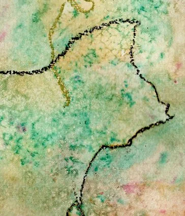 Detail des Mixed-Media-Aquarells „Faces“ mit grünen und gelben Farbverläufen