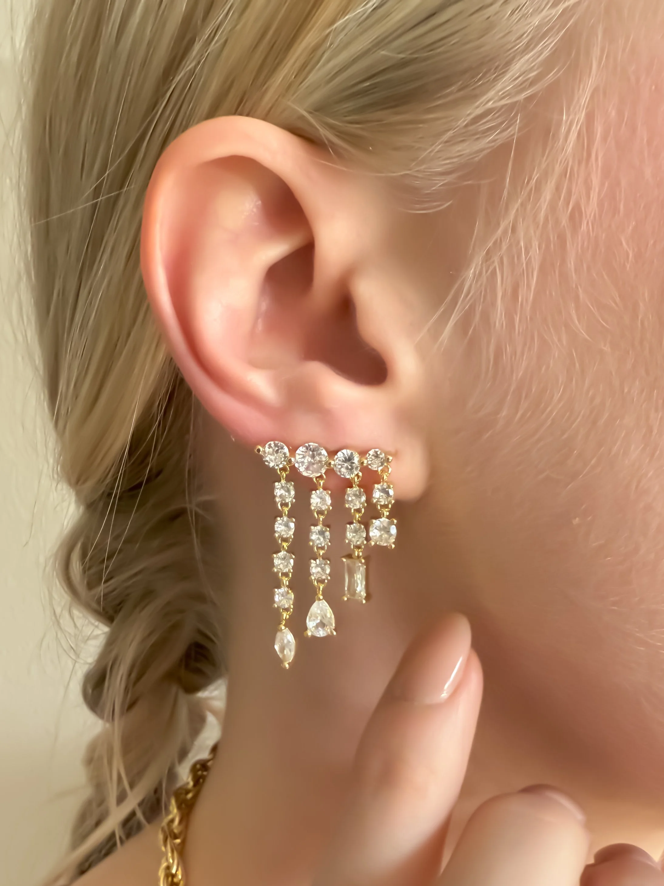 Erivo_Waterfall_Earring_2.jpg