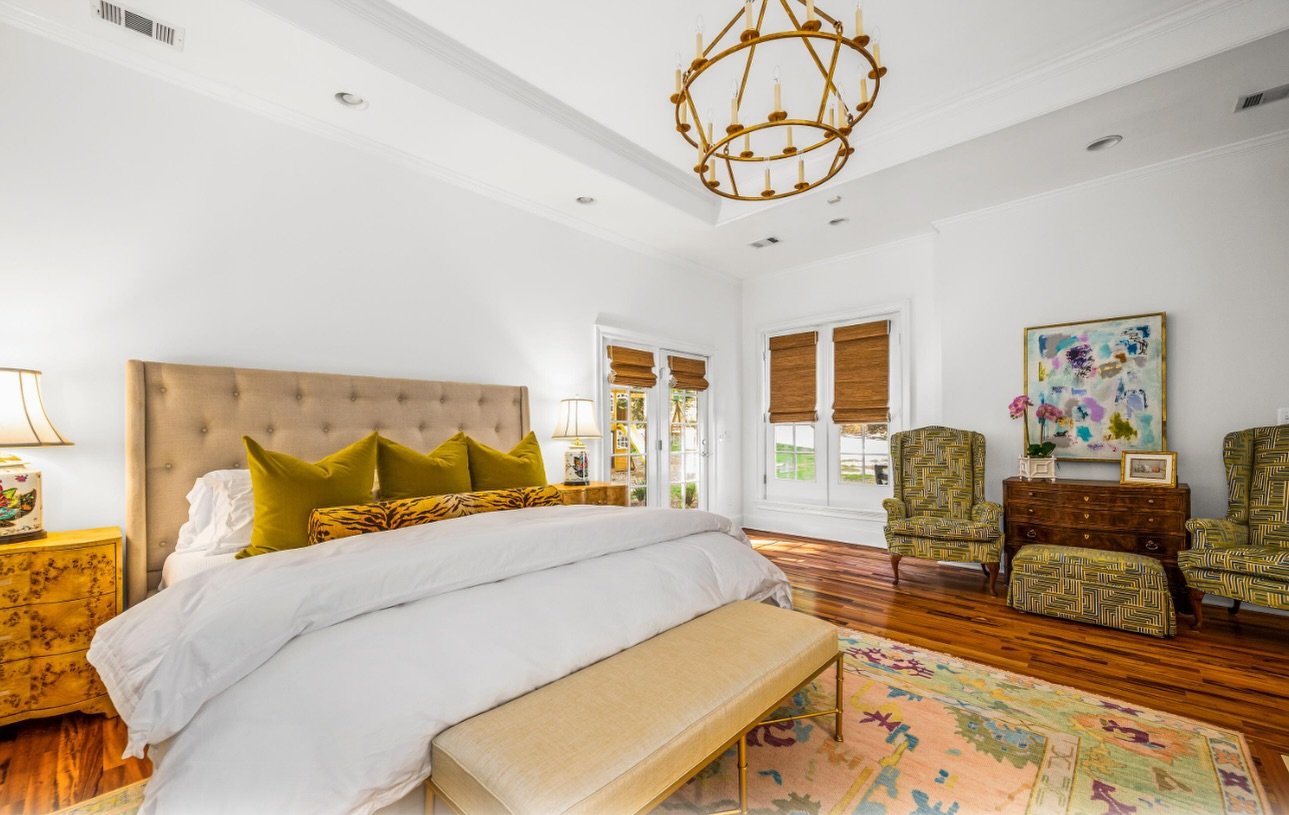A master bedroom with punchy personality 🤩
&bull;
&bull;
&bull;
#interiordesign #maconinteriordesign #curatedhome #maconga #georgiadesign