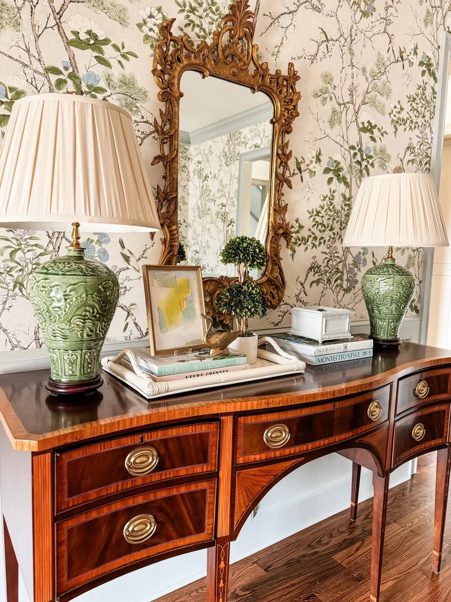 Traditional with a twist ✨
&bull;
&bull;
&bull;
#interiordesign #curatedhome #styledhome #interiordesigner #maconga