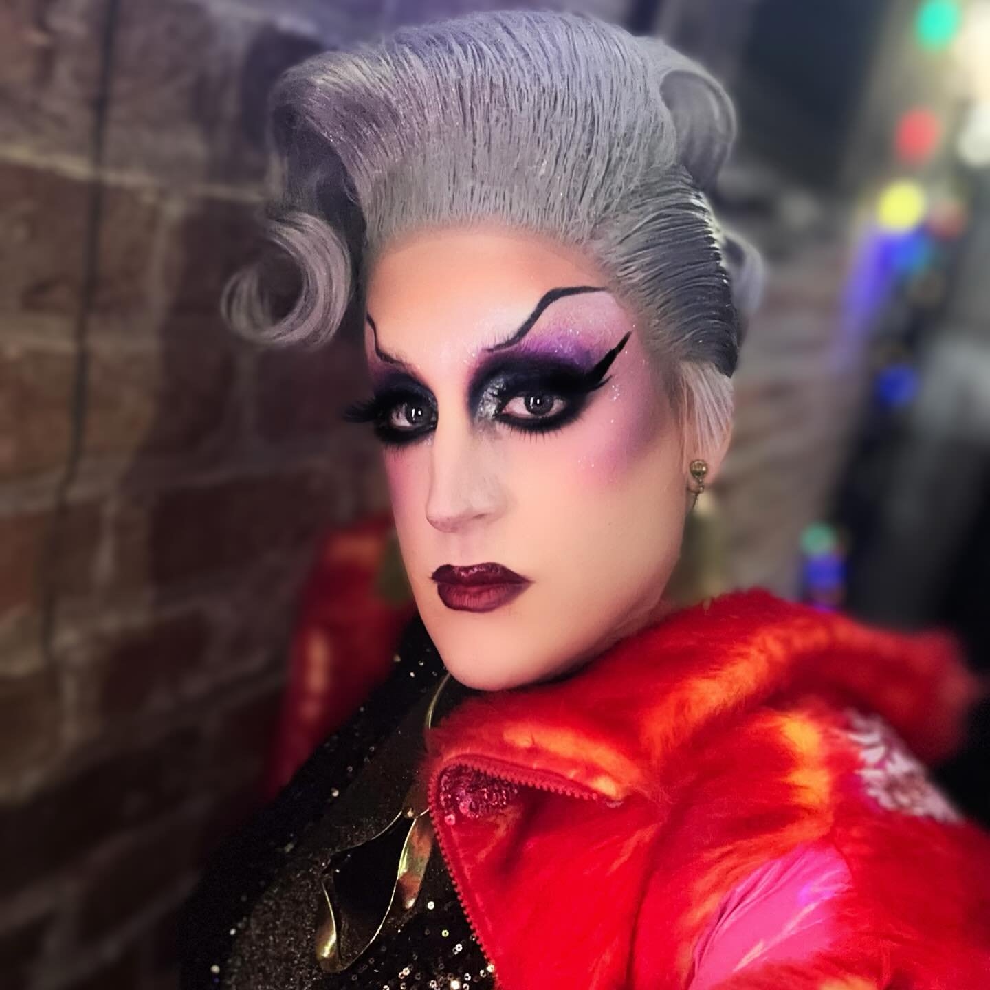 Last night at @tackroomchicago &mdash; major Christmas vibes.

Jacket @bcallabcalla 
Hair @zestywigs 
@lemonhead.la @patrickta @patmcgrathreal