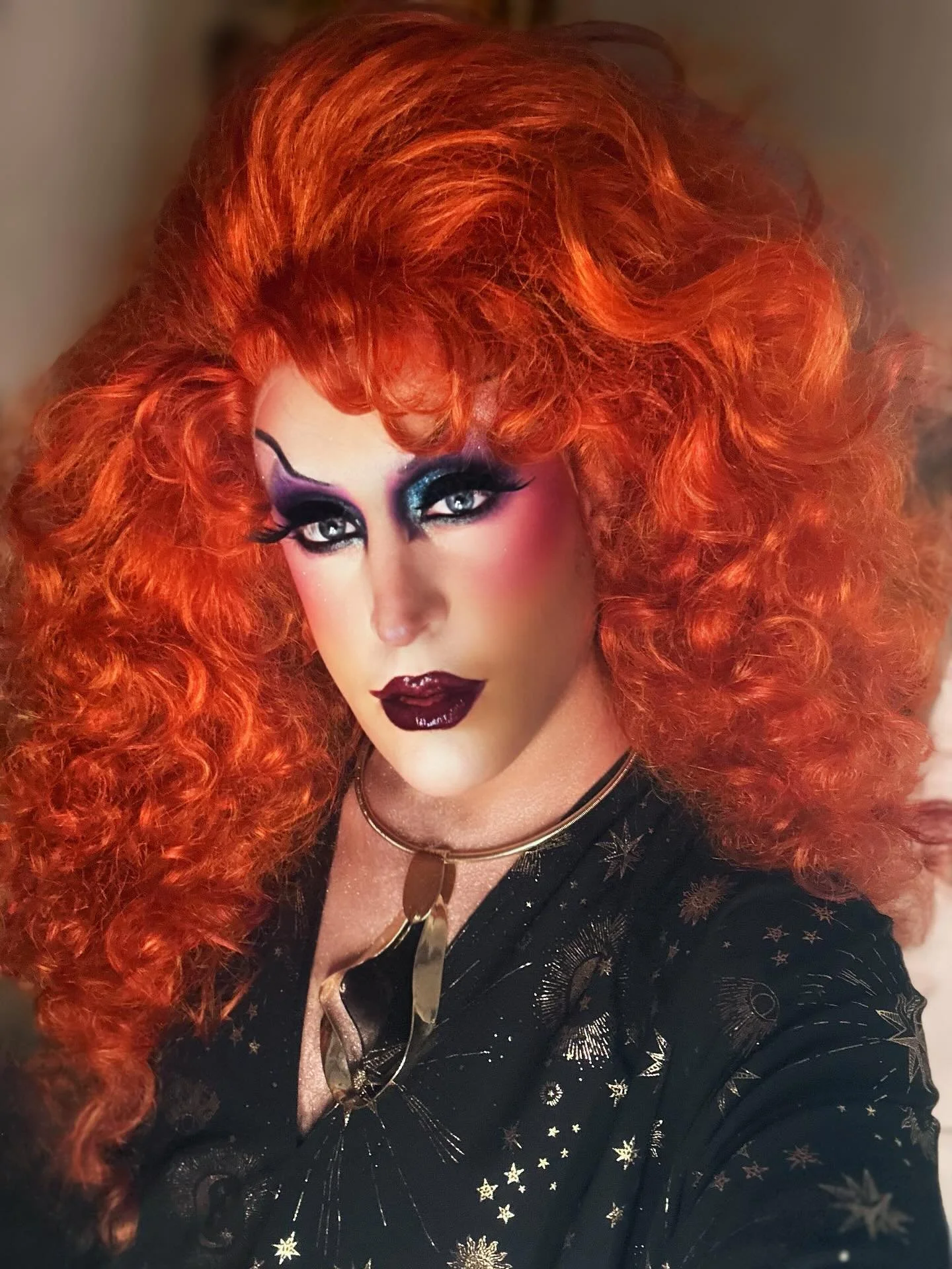 What are your sun, moon, and rising? 💋 
Hair by @missbitterbetty @1800wigtakeout 
Last night at @tackroomchicago was beautiful, thanks for coming out!