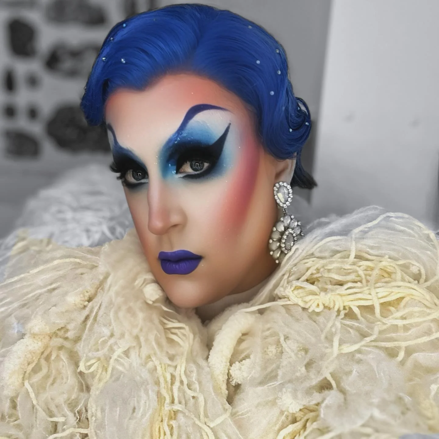 💎 💫
Makeup: @kryolanofficial @sugarpill @danessamyricksbeauty @lemonhead.la @patricktabeauty

#drag #makeup #christmas #witchesofinstagram #holiday #queer #chicago