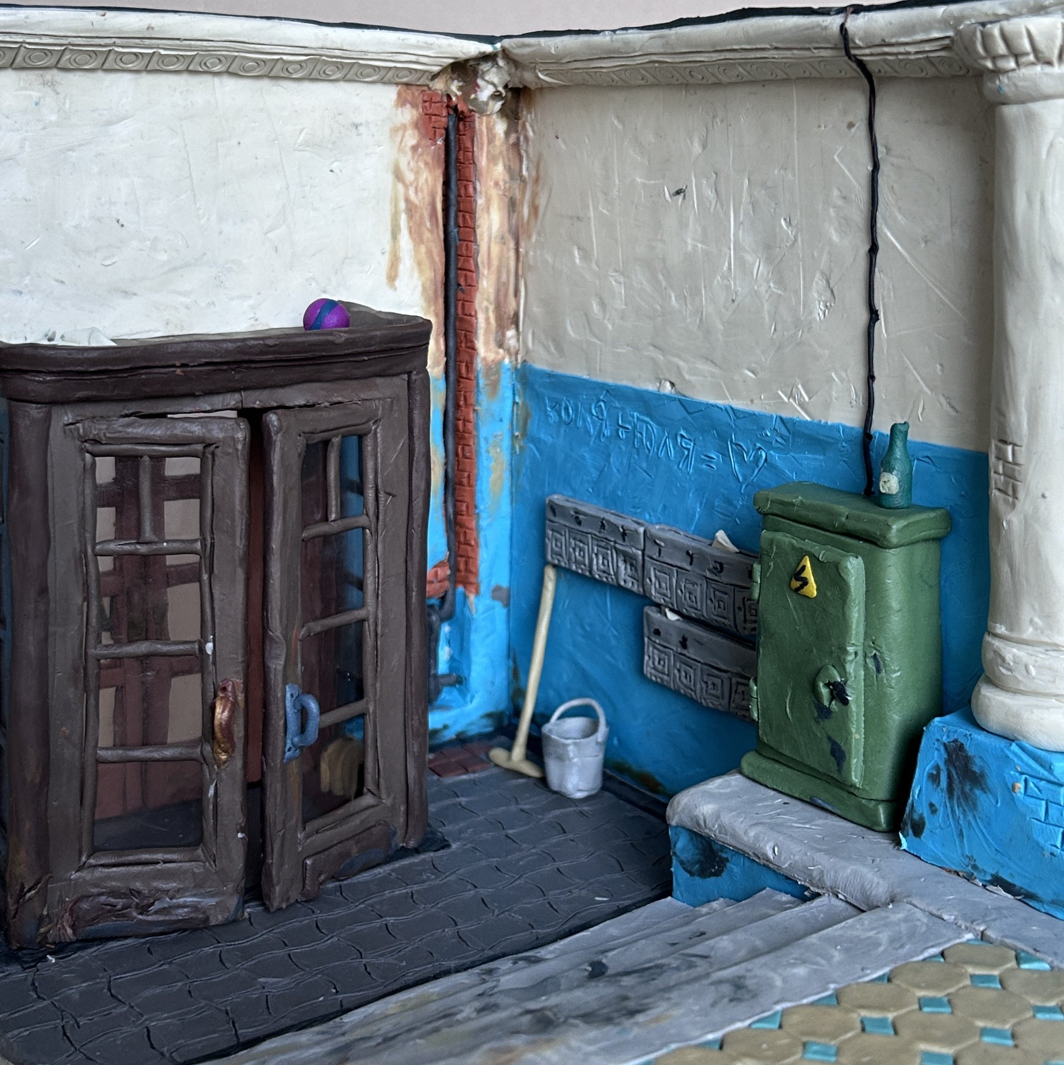 #135 В подъезде тридцать лет назад / In the Hallway Thirty Years Ago