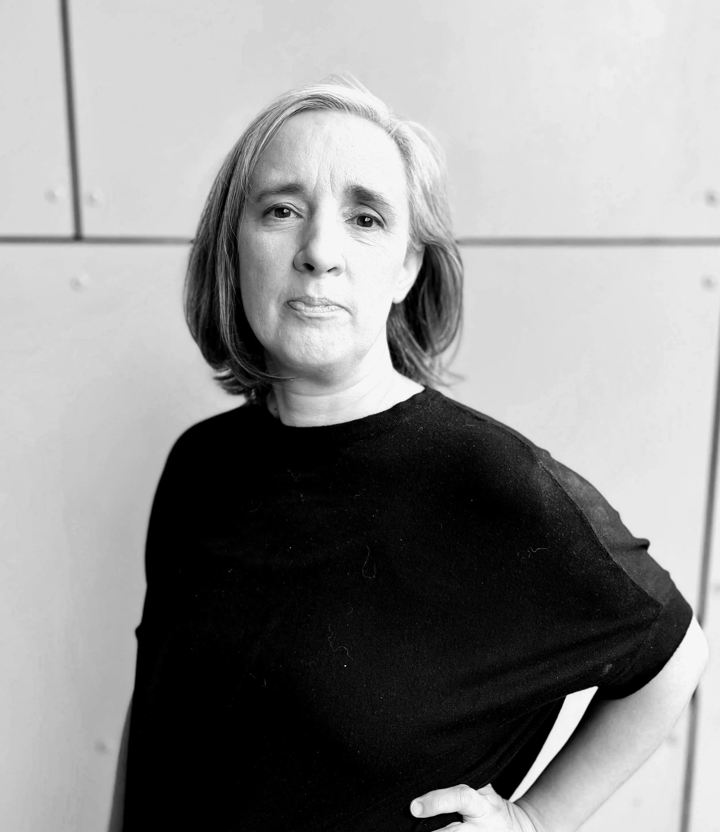 Marcela Villanueva is a Berlin-based project manager and cultural producer specialized in public funding for the arts. She is the founder and director of Karne Kunst gUG, through which she develops and manages publicly funded projects in collaboratio