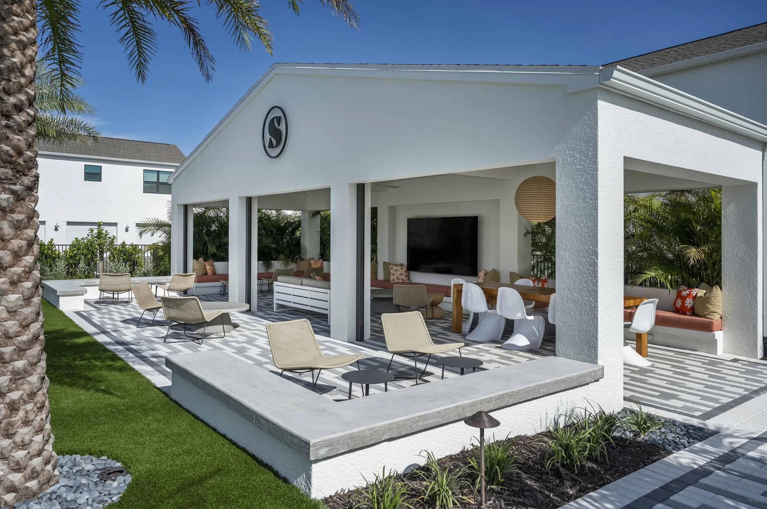 Swell by Soltura | Homes for rent in Bonita Springs, FL | Poolside Lounge