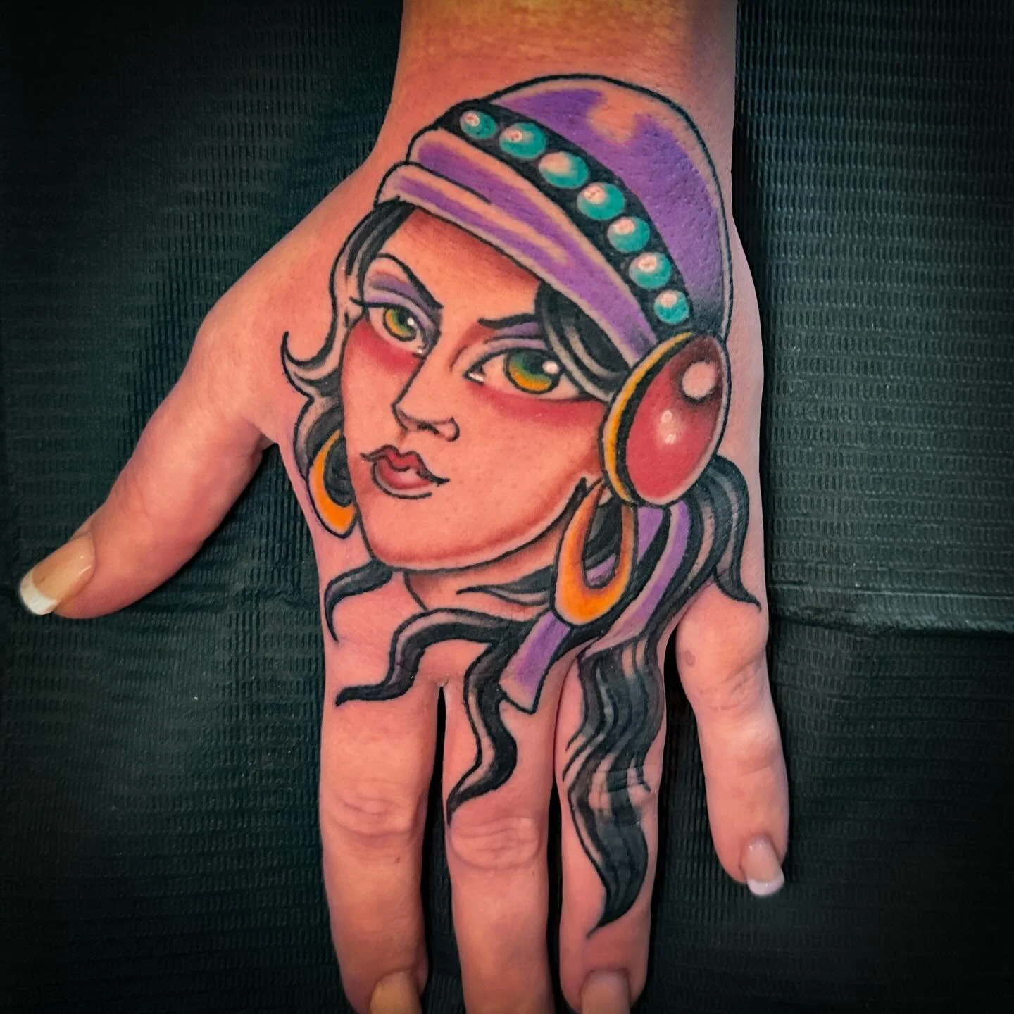 Goodbye Mr! 

So happy to do this coverup on the very lovely Tara , swipe to see the original. 

Have a painful or annoying reminder on your body of someone on your body and need it gone?? Contact me!