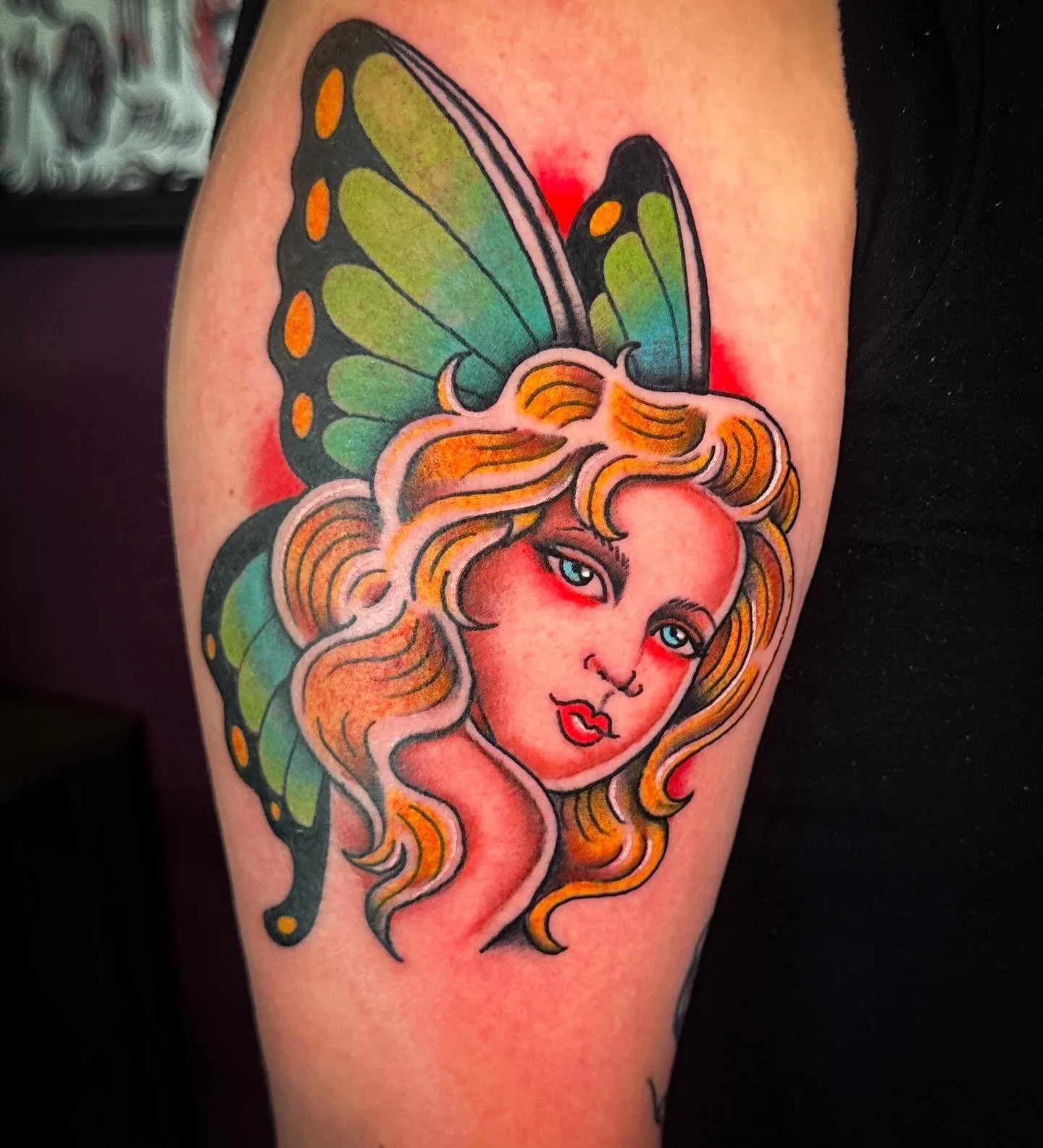 Pretty lady with butterfly wings, a lovely tribute to Lexi&rsquo;s mom. Thanks so much for trusting me with this tribute to her @lexyfiles . 

This is absolutely my kind of tattoo. If you want a ladyhead, please contact me !! 

Made using @lunapigmen