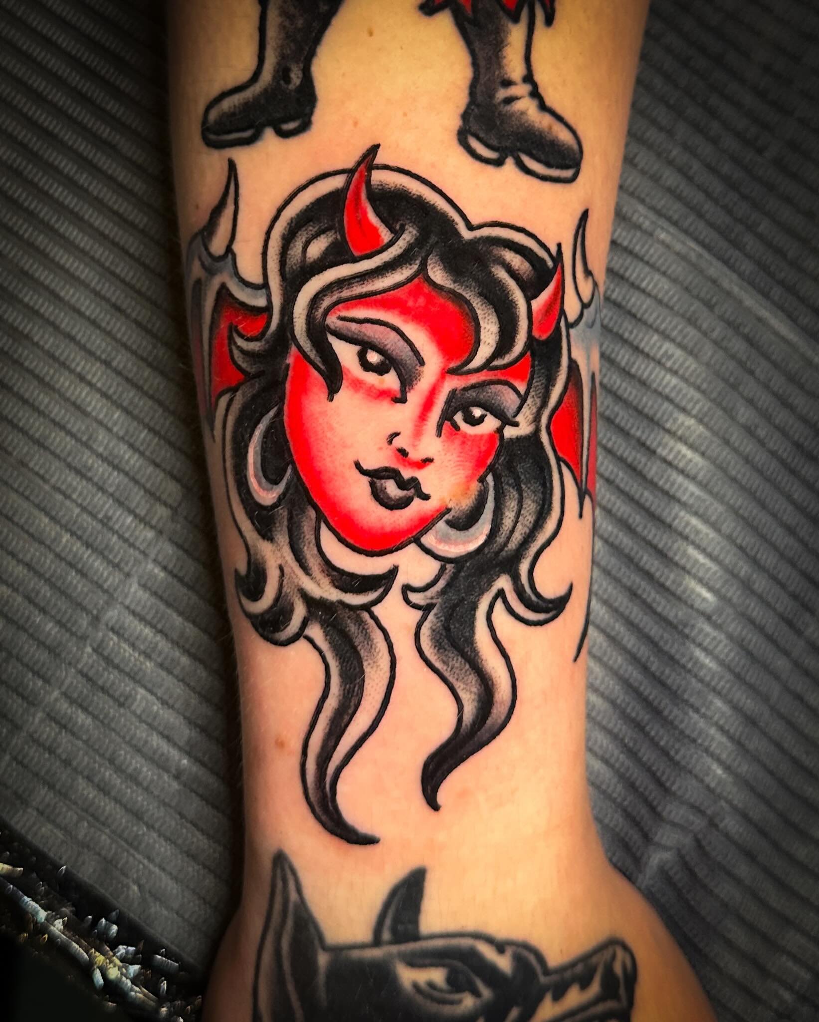 Drawn on devil girl for sweet Chloe @chlobug_64 based on Ed Hardy flash. Swipe to see the video, she&rsquo;s sitting under a rad healed piece by @nickfilth . 

Want something drawn to fit you? I can help with that! DM me for appointments