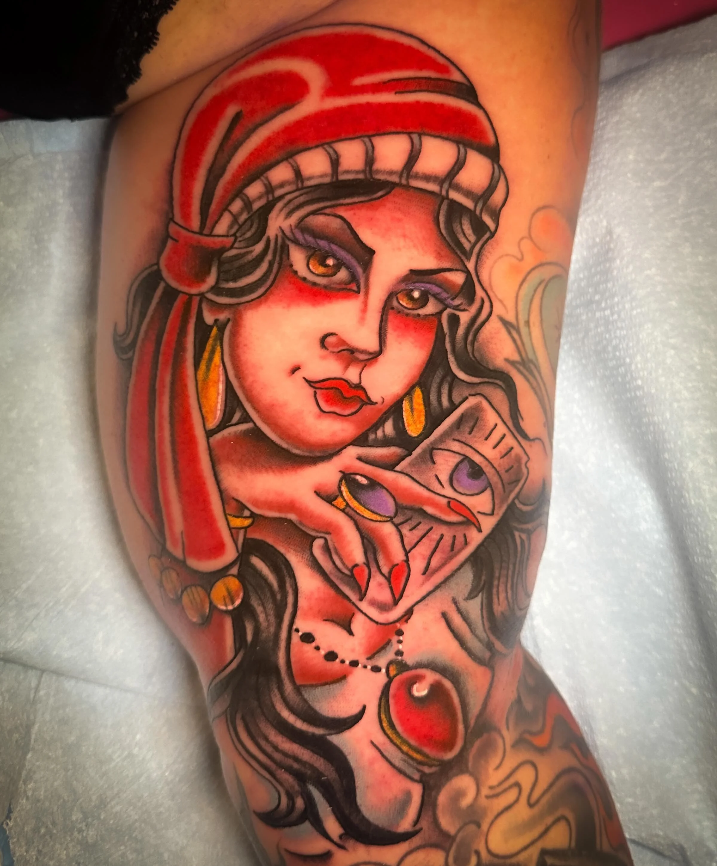 Happy Birthday to my beautiful birthday sister Jen @lamadamabazarre 

I was so honored to do one of my flash pieces on one of my favorite people in the world @lamadamabazarre . Mentally and emotionally, ya girl has had a rough week and seeing my girl