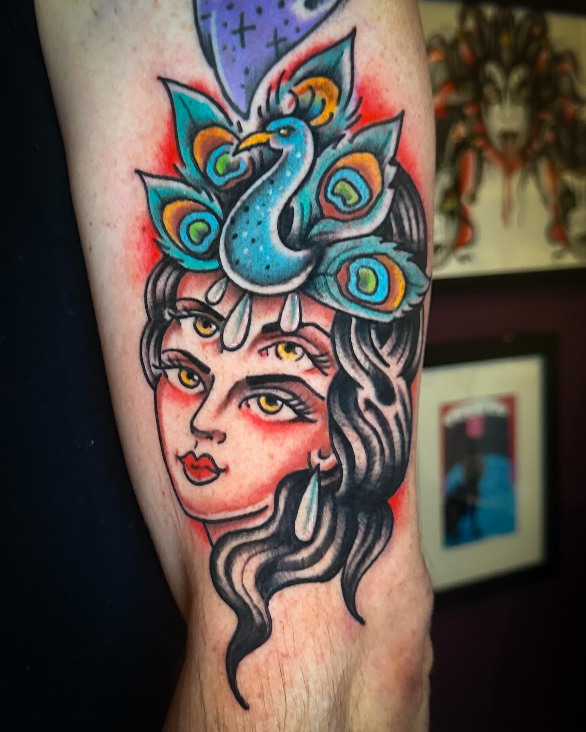 Whatcha having today hun? 

Well, I&rsquo;ve really got a hankering for a lady with 4 eyes and a peacock on her head. 

Ohhhhh, that does sound good! I&rsquo;ll see what we got in the kitchen&hellip; 

Double eyed peacock ladyhead for my lovely frien