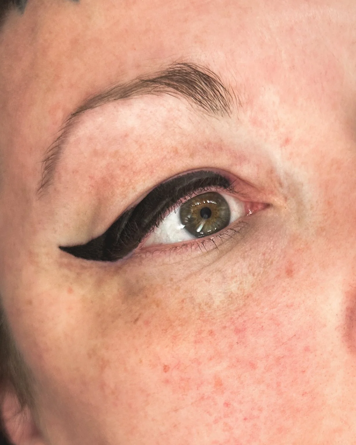 Eyeliner-03.jpg