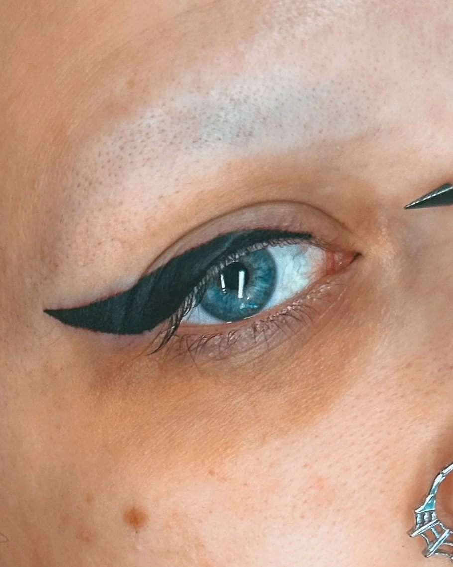 Eyeliner-05.jpg