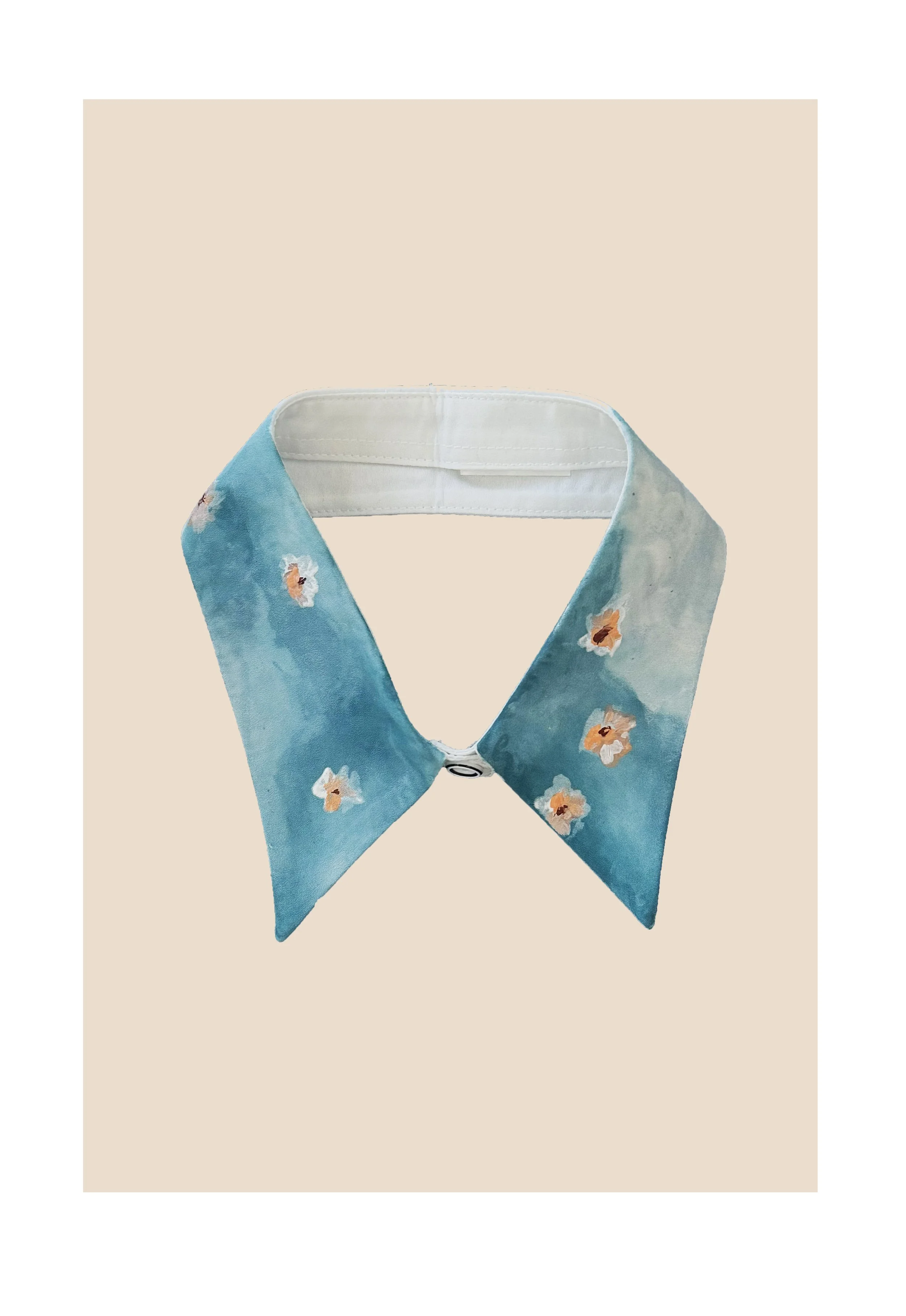 BLUE FLORAL COLLAR.jpg