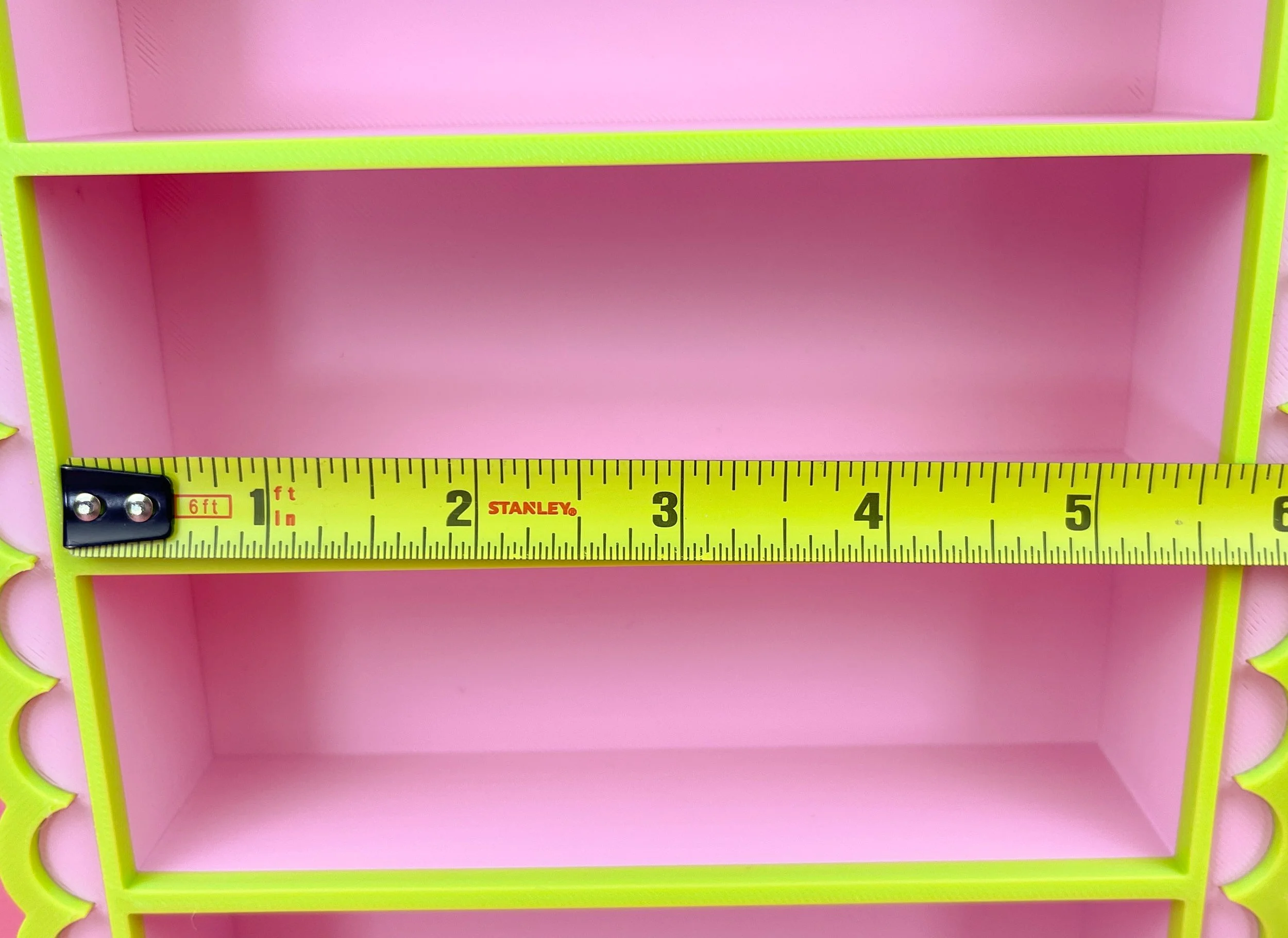 pinkgreenshelves_0005_IMG_3067.jpg