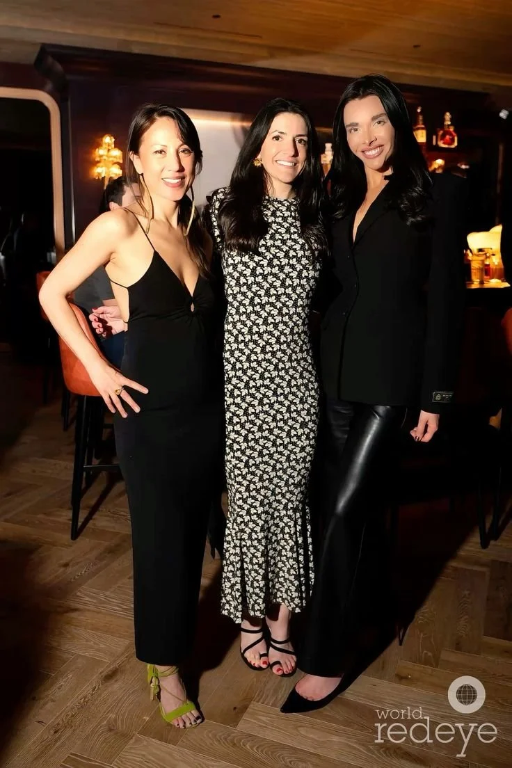 KATHERINE ROSECRANS \ KATE ROSECRANS BRUNETTE WOMAN WITH LONG BROWN HAIR IN CHICAGO ILLINOIS