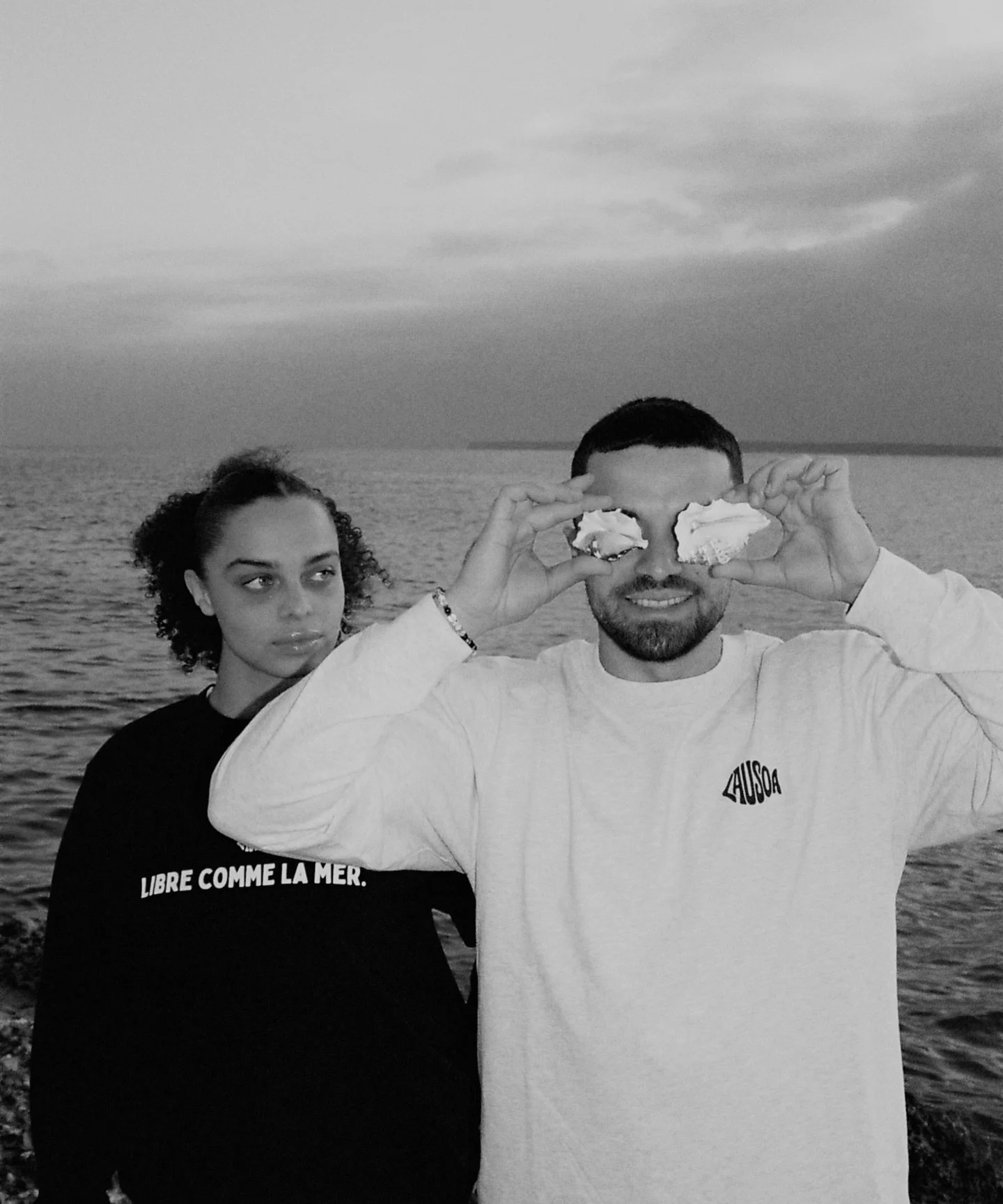 La t&ecirc;te dans les coquillages 🐚
Libre comme la mer 

Mod&egrave;les : Grey Tide 🌊
Sun drifter 🌞