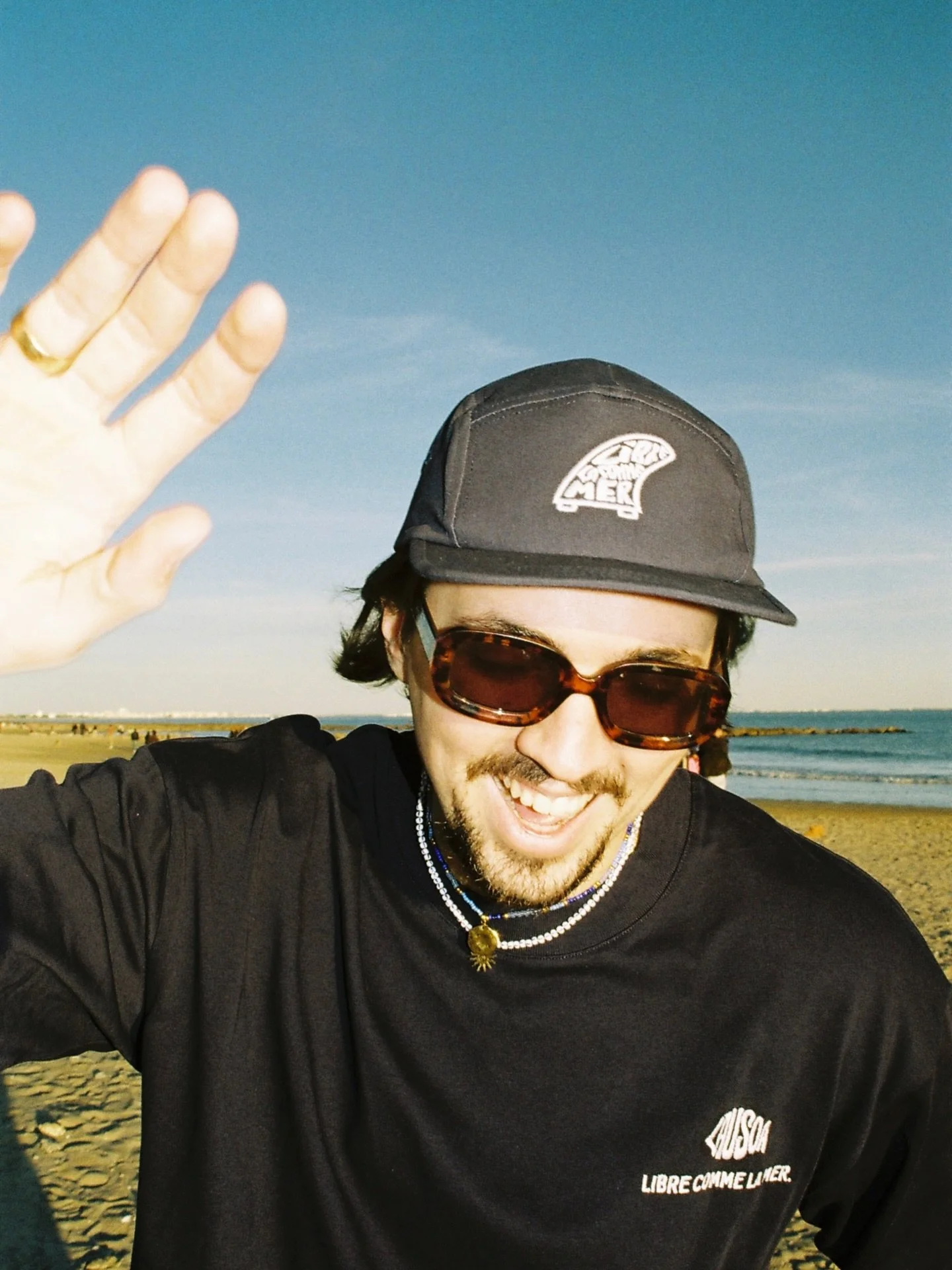 🧢 Single fin
👕 Sea&rsquo;sters 

#marquefrancaise #newbrand #lifestylebrand #librecommelamer #oceanvibes