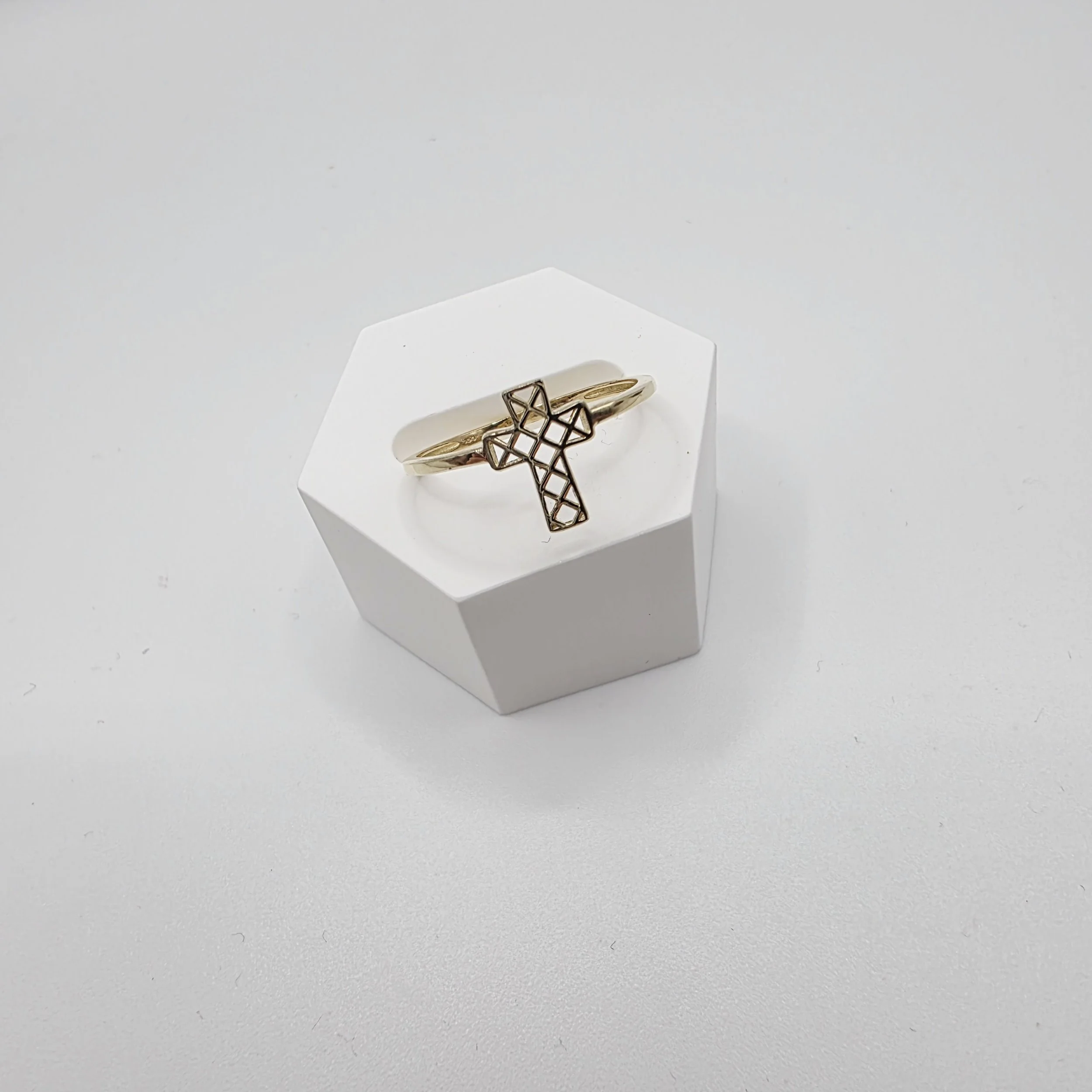 14K GOLD RING/ INEL AUR 14K R0408