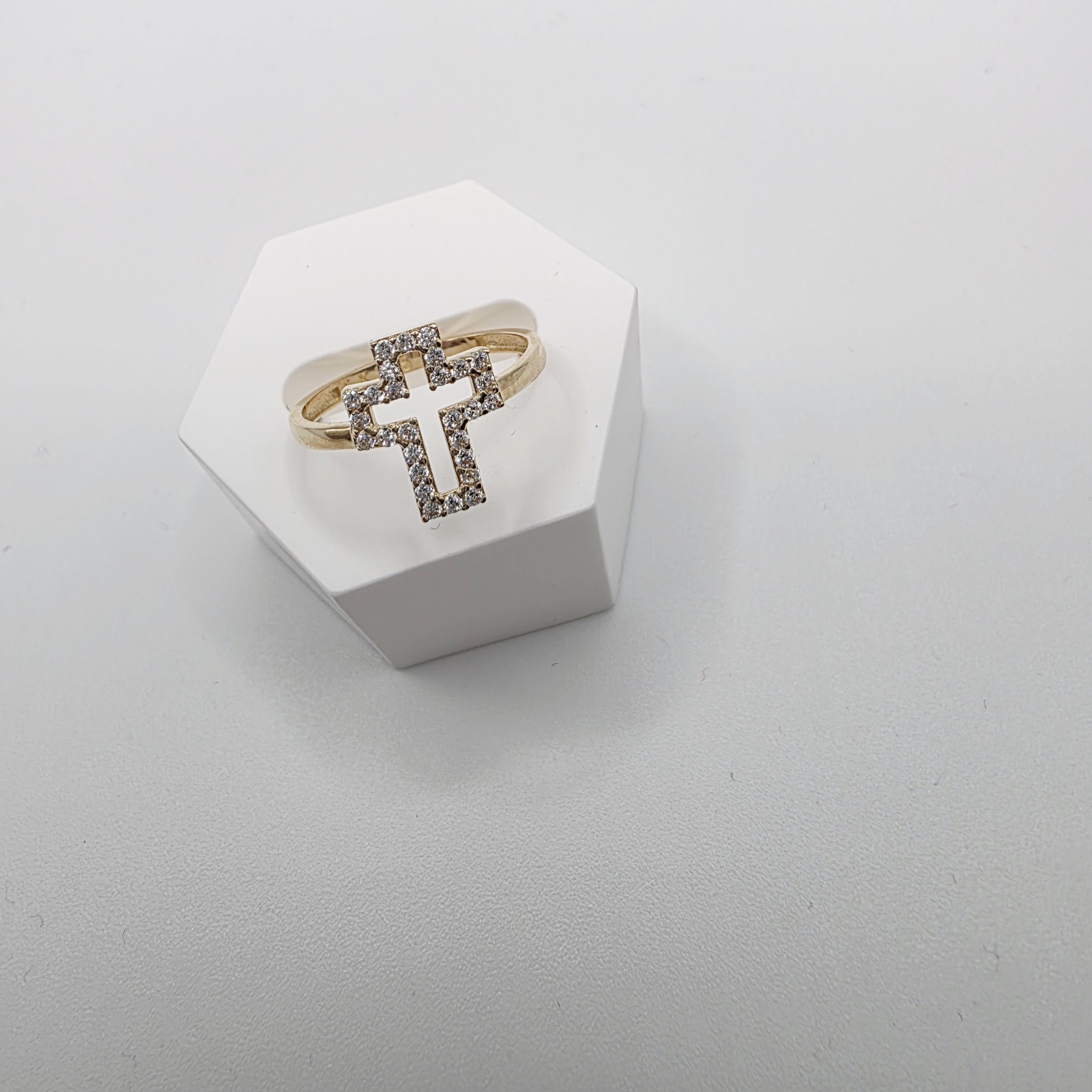 14K GOLD RING/ INEL AUR 14K R0409