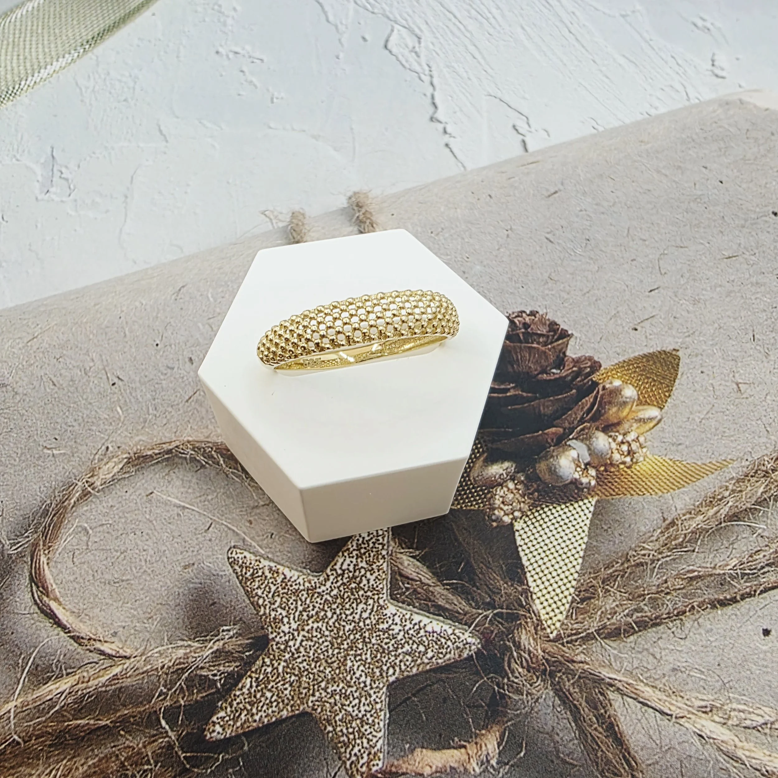 14K GOLD RING/ INEL AUR 14K R0462