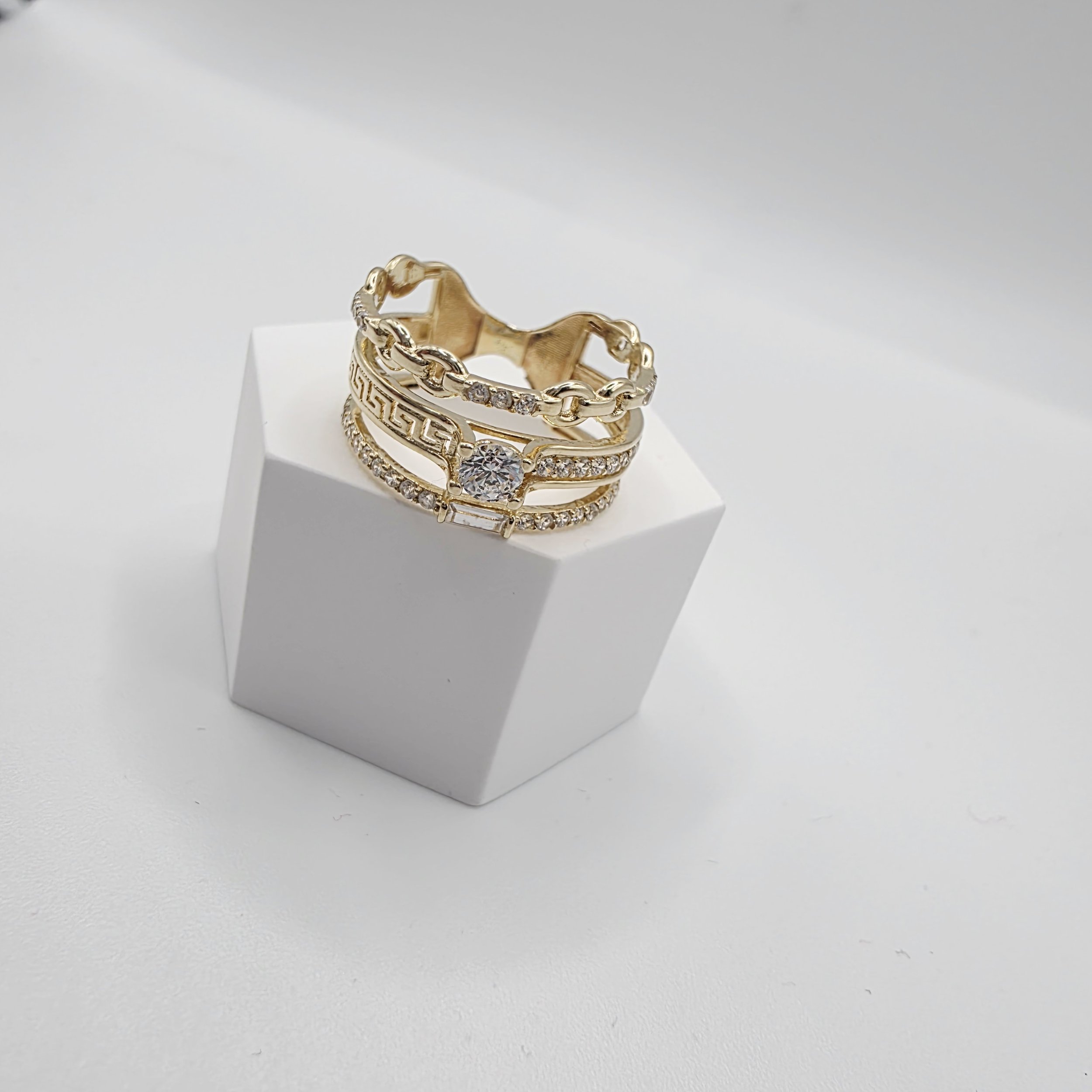 14K GOLD RING/ INEL AUR 14K R0426