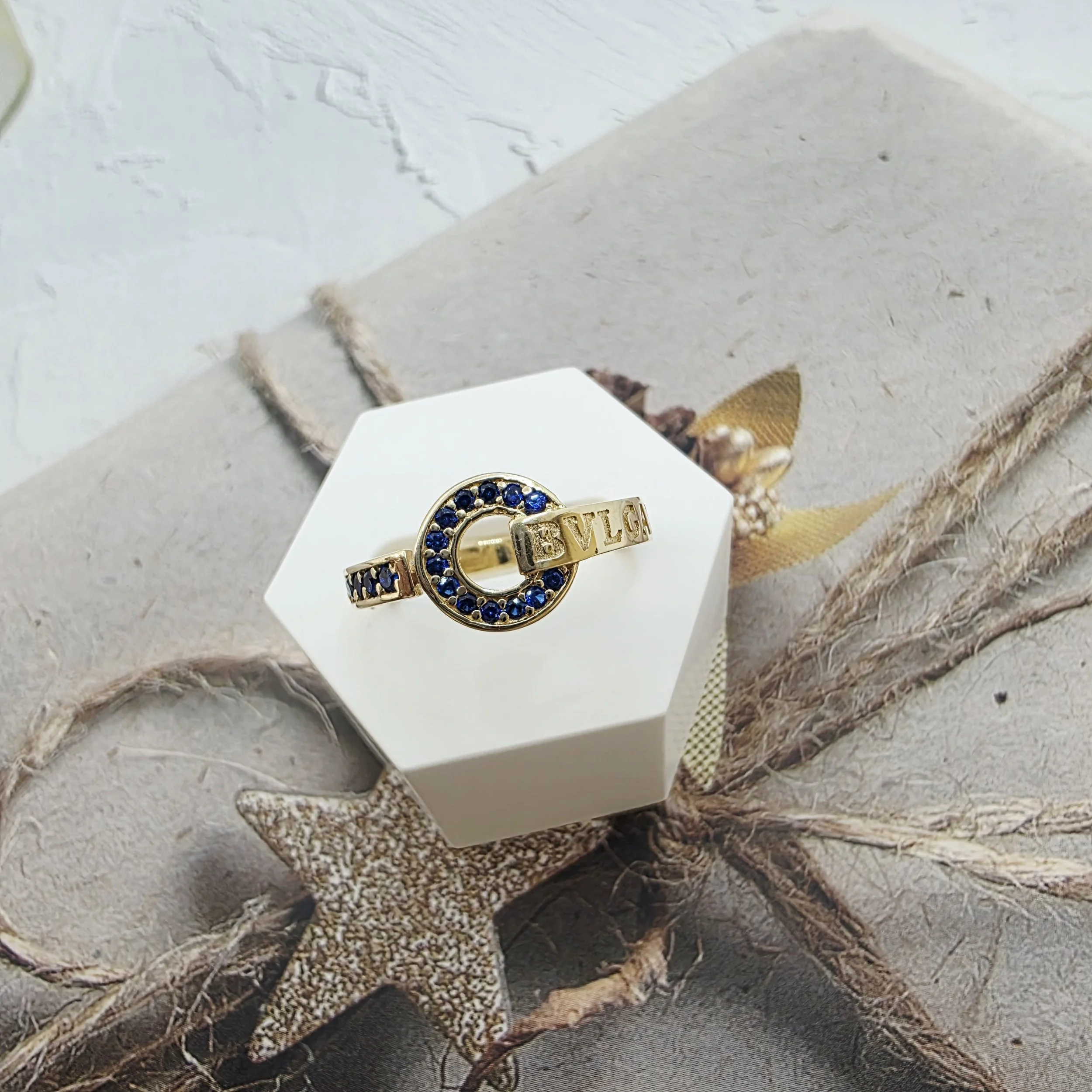 14K GOLD RING/ INEL AUR 14K R0478