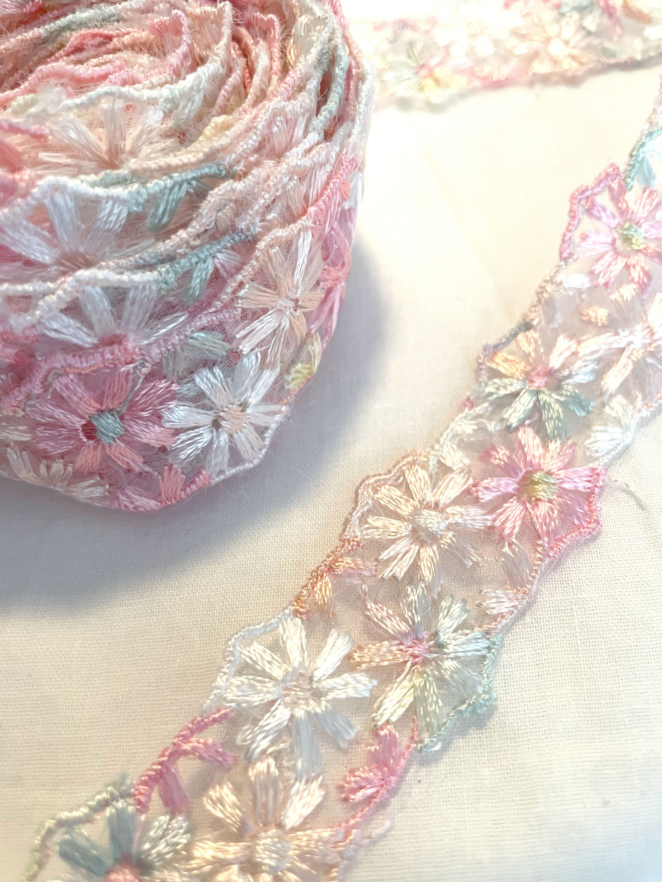Pastel Pink Daisy Trims