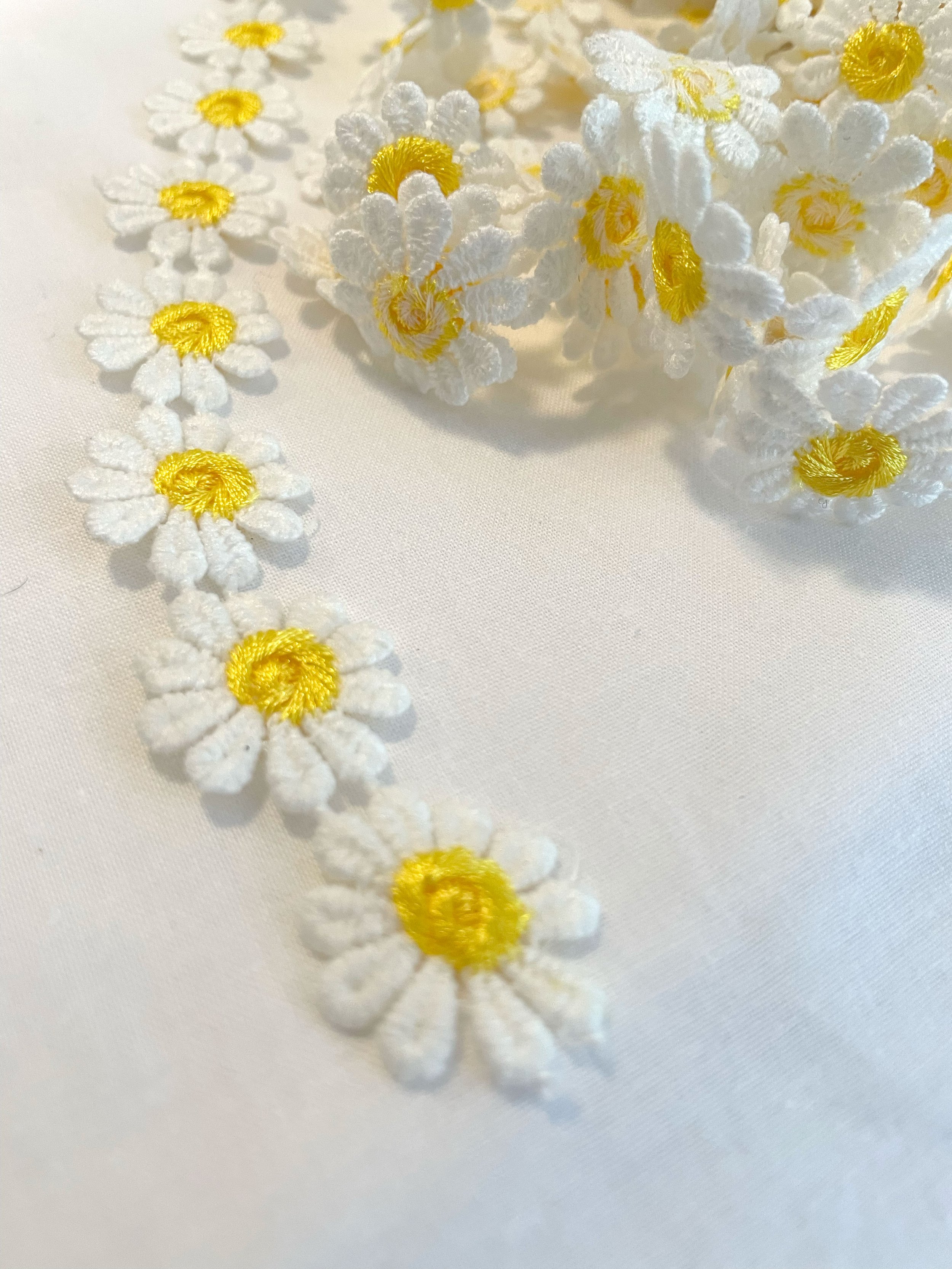 Sunny Daisy Trim