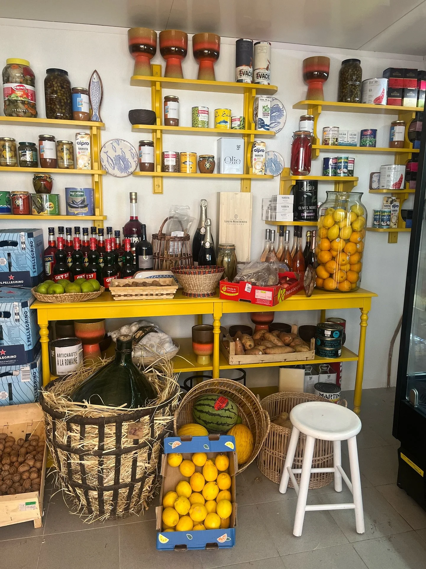 restaurant goals &gt;&gt; we literally died over that seared tuna and no you can&rsquo;t get it anymore. it was the dish of the day. dm for location 🇫🇷