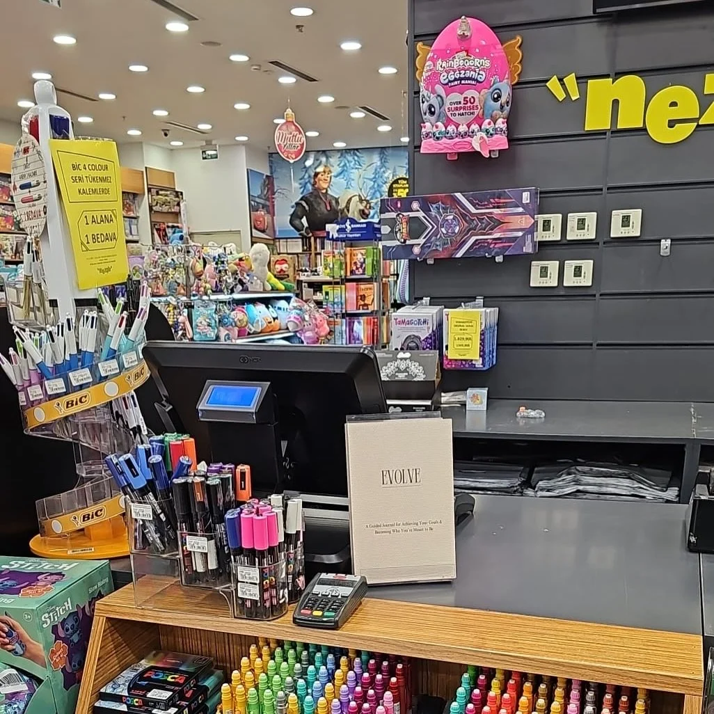 Evolve&rsquo;u Nezih&rsquo;in Akmerkez, Nişantaşı City&rsquo;s, Metrogarden, Bu Yaka ve &Ouml;zdilek mağazalarında kasa &ouml;n&uuml;nde bulabilirsiniz 😇🫶 #evolve #journaling #istanbul