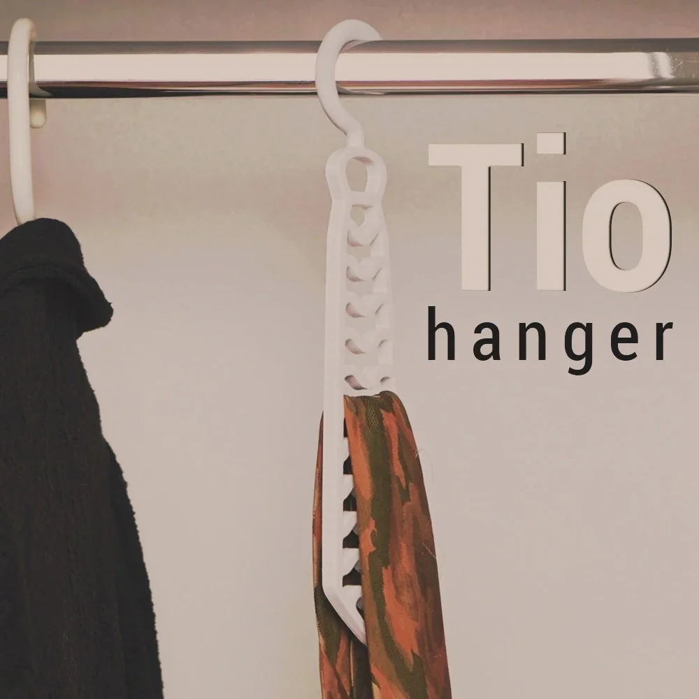 "TIO" Tie Hanger