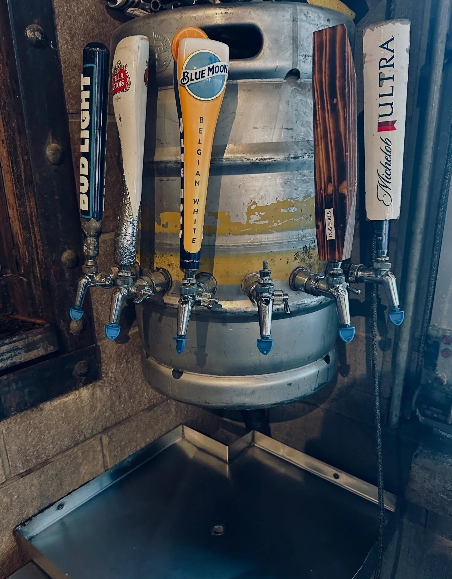 Looking for stand out custom beer towers? I can ensure your vision becomes a reality.
.
.
.
.
#beer #customdraftbeertower #austinbeer #beerinstallation #draftbeerservices
