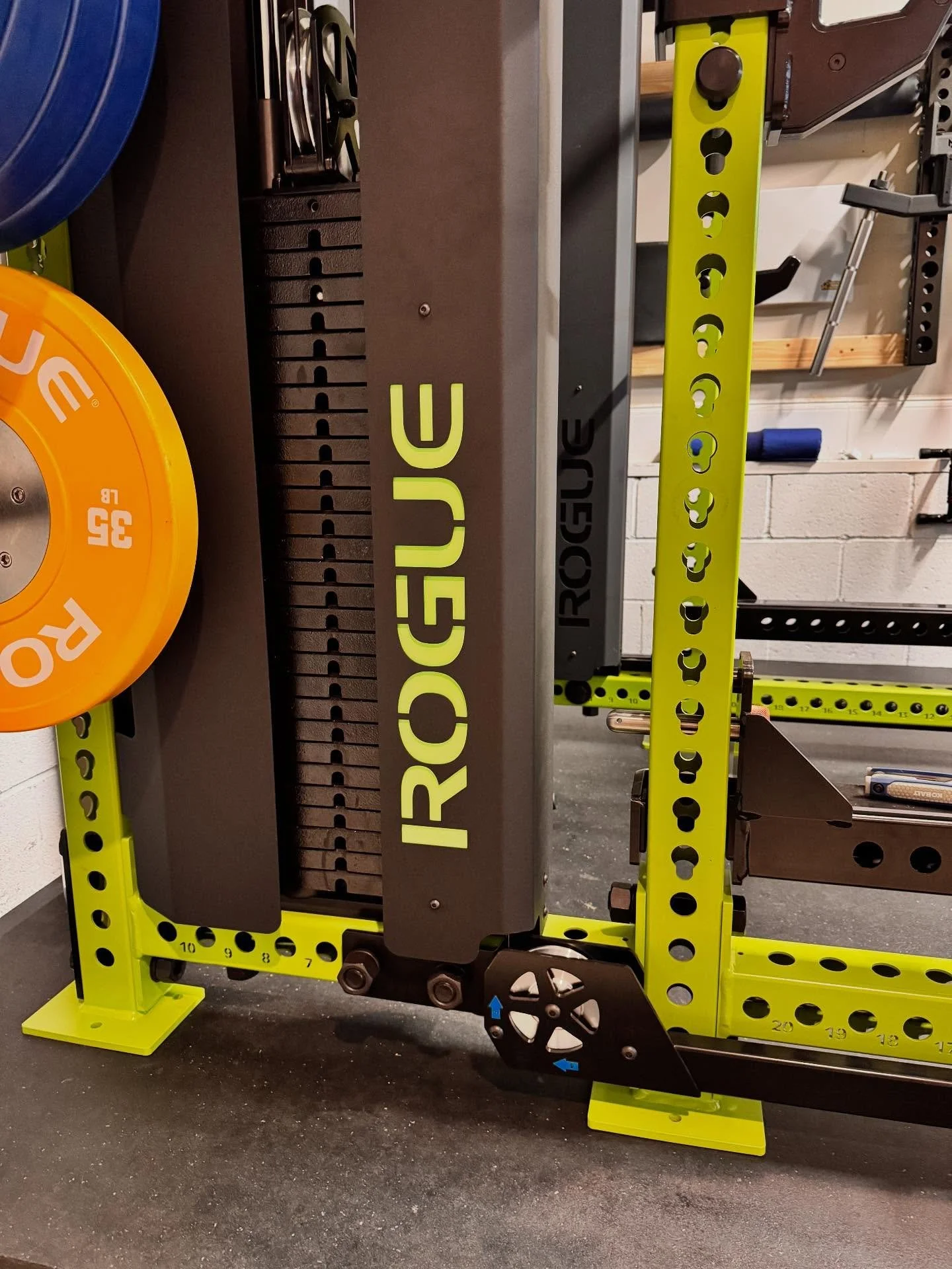 Bringing the Iron and Lime theme to life, one upgrade at a time.

This @roguefitness unit came stock in black, but a simple wrap job turned it into lime green perfection to match the rest of the setup. Sometimes the smallest tweaks bring the biggest 