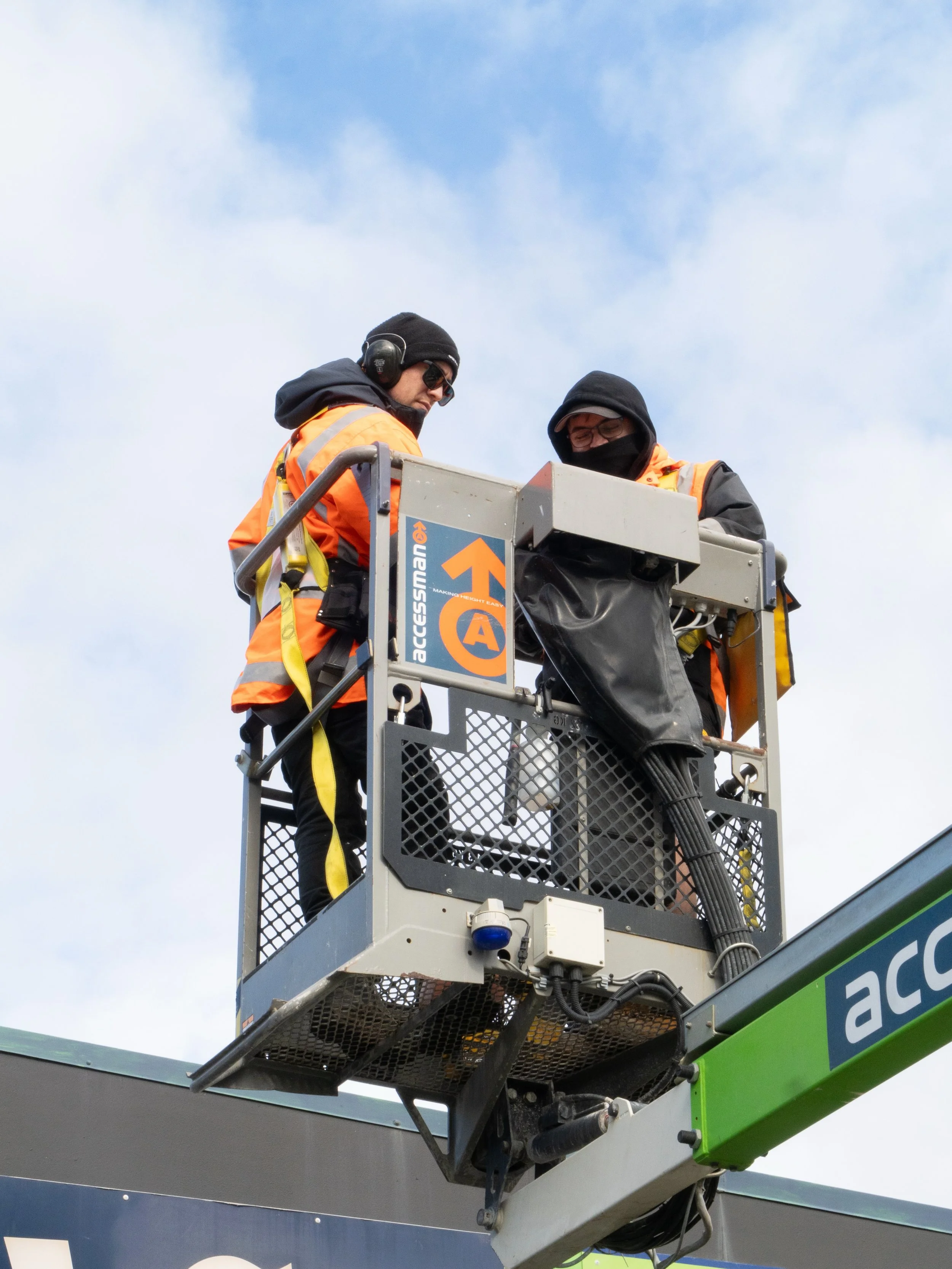 Up up and away&hellip;

Another installation sorted 👍

Fresh fascia for the team at Back2Bed&hellip; delivered safely, working around the clients and customers needs.

#outstanding