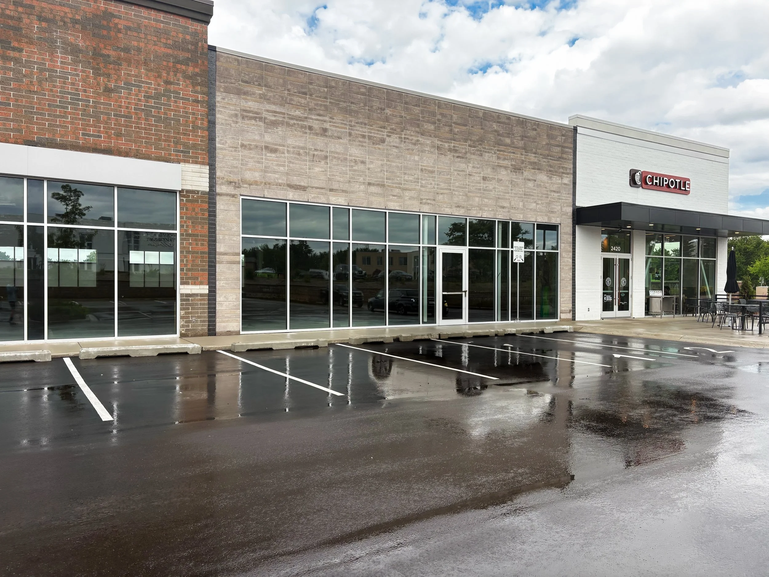 SW_2410-Burton-B_Retail.jpg