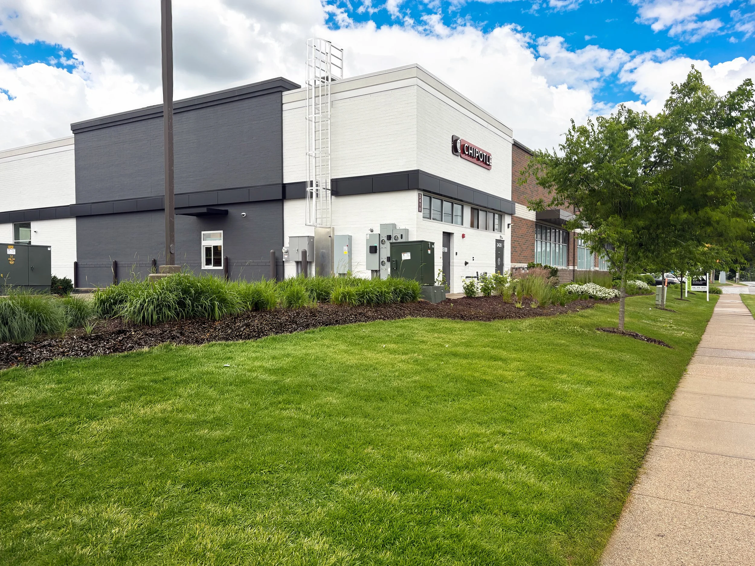SW_2410-Burton-D_Retail.jpg