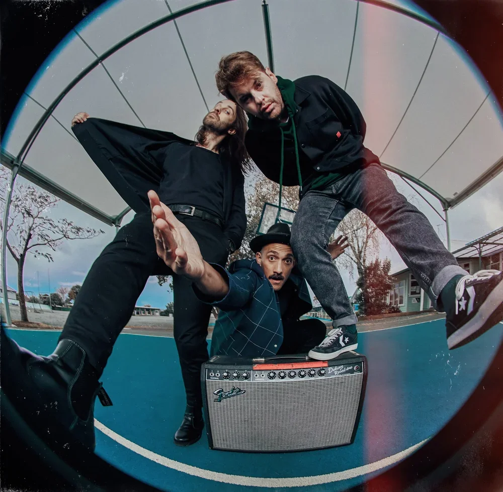 Clap Clap Riot: Interview + Single 'It's Alright', Tour Details