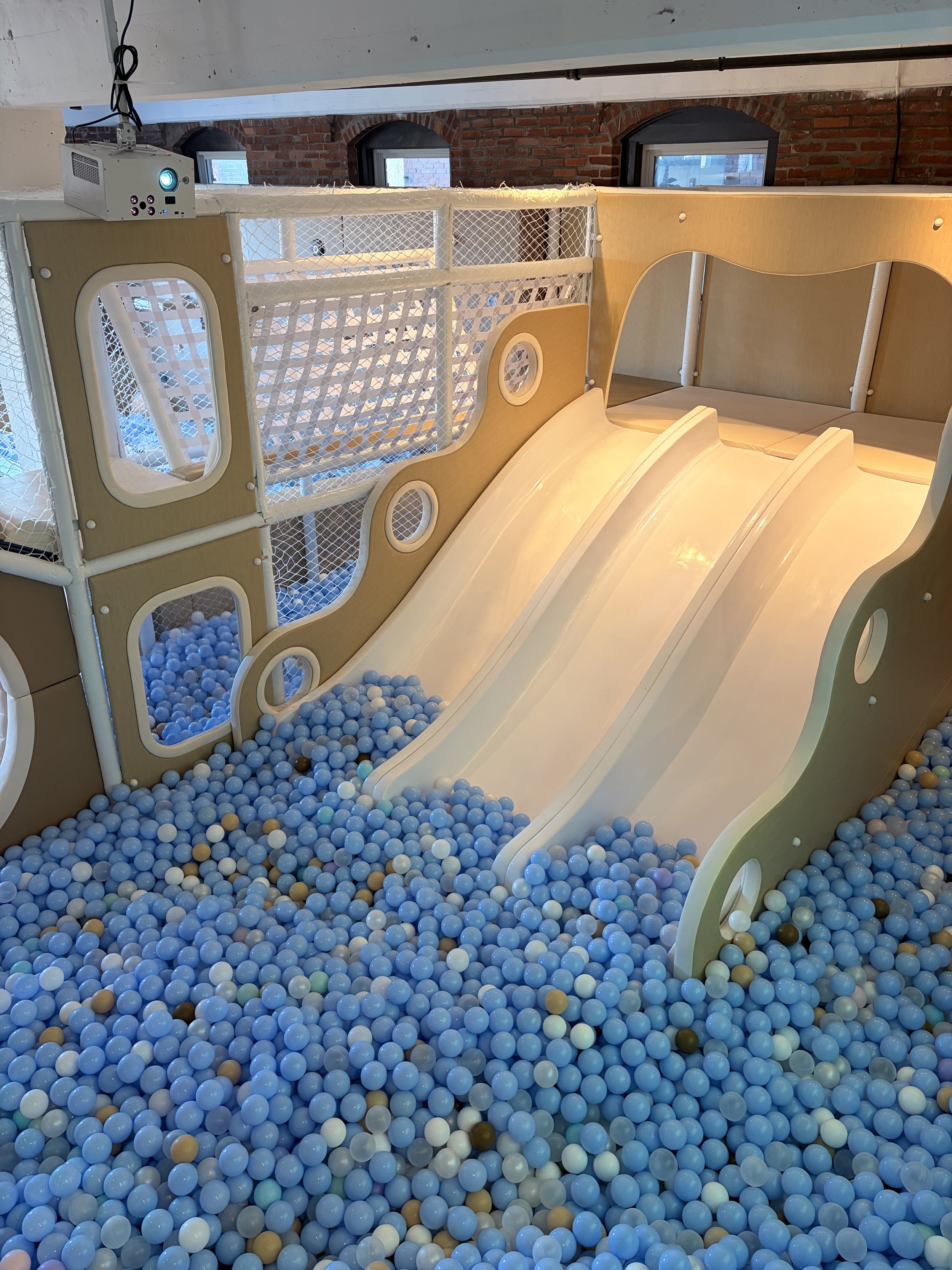 Savy big ballpit