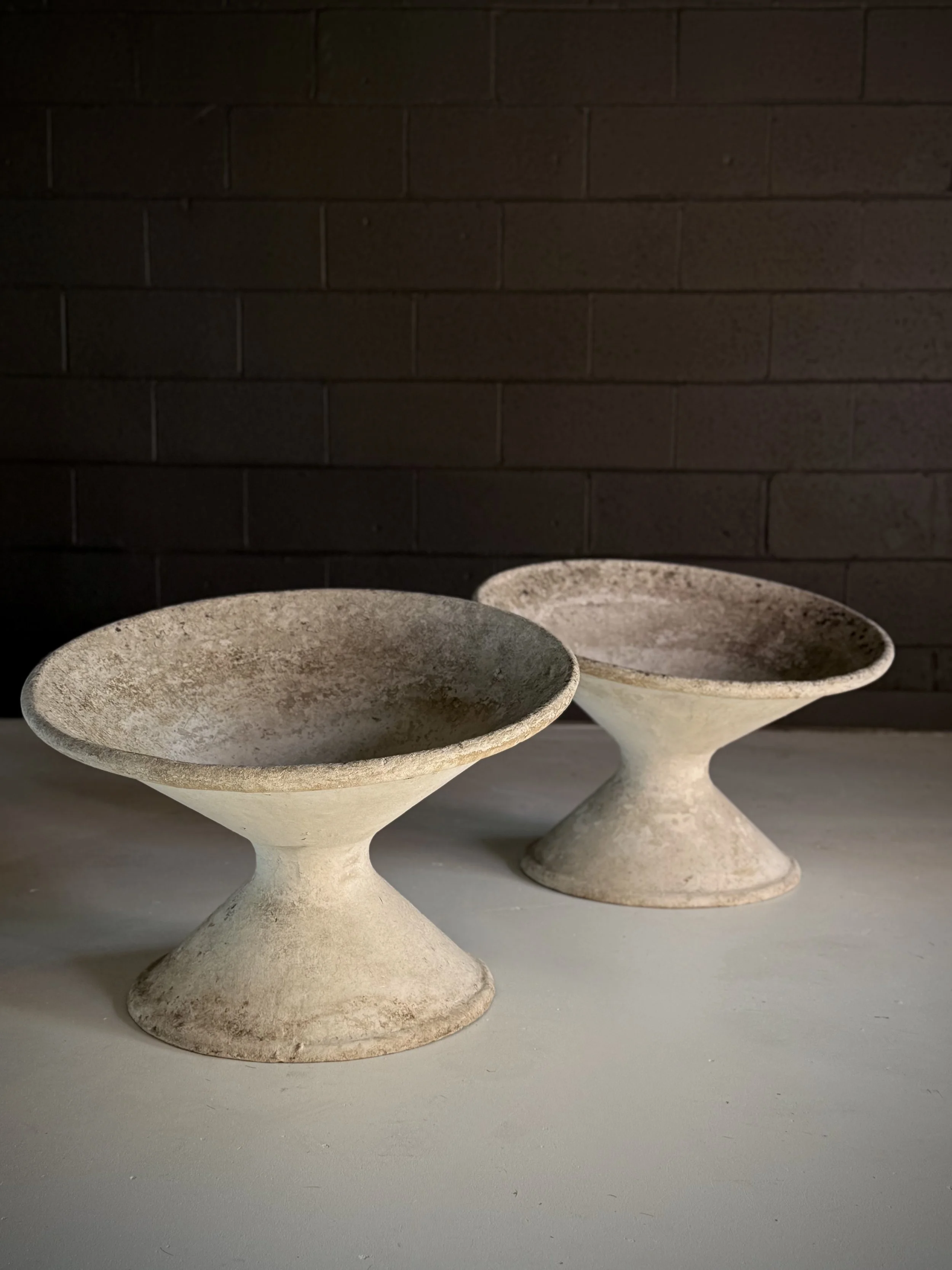 Willy Guhl Hourglass Planters, a Pair