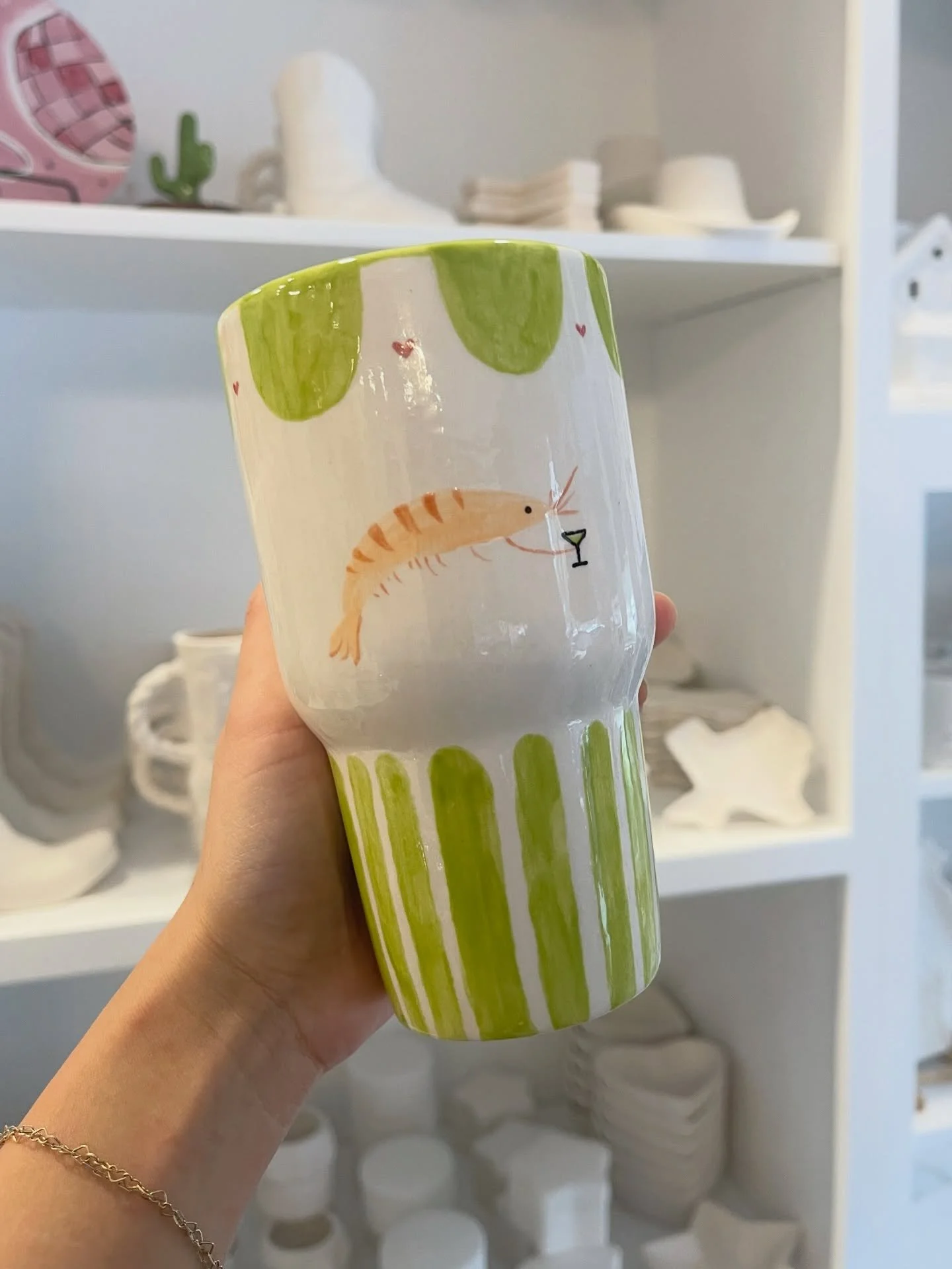 Tumblers have been so popular &amp; trendy. Come paint yours while we have them in stock! The martini shrimp 🥹🍸🦐 

#potterypainting