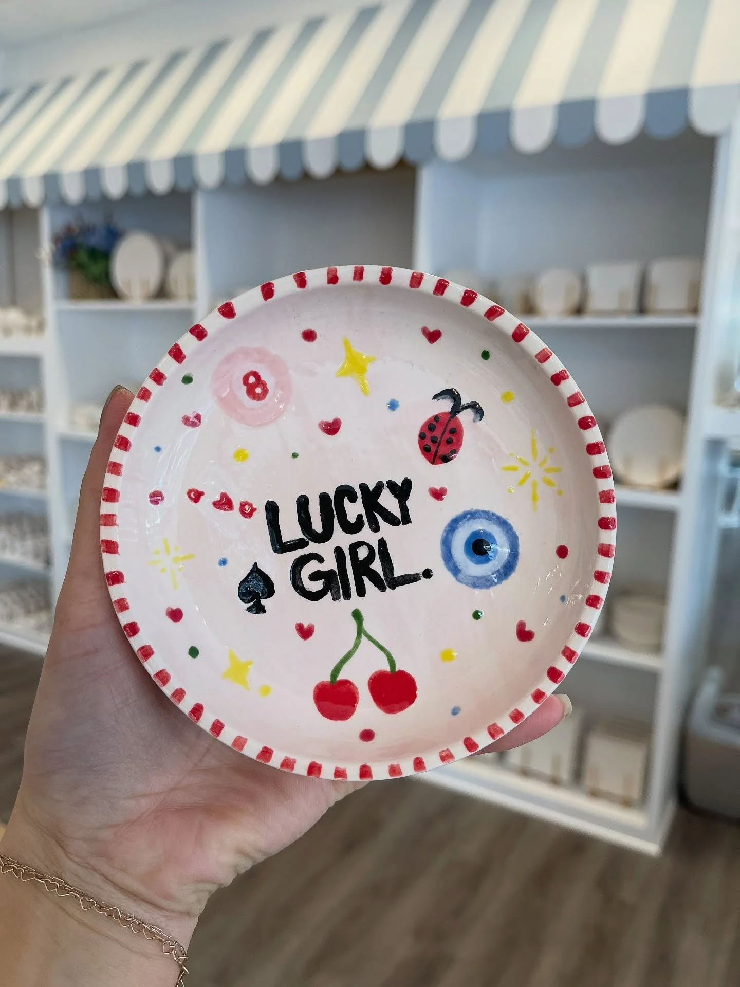 Some fun spring inspo for your next pottery painting day! ✨ Which one is your fave?