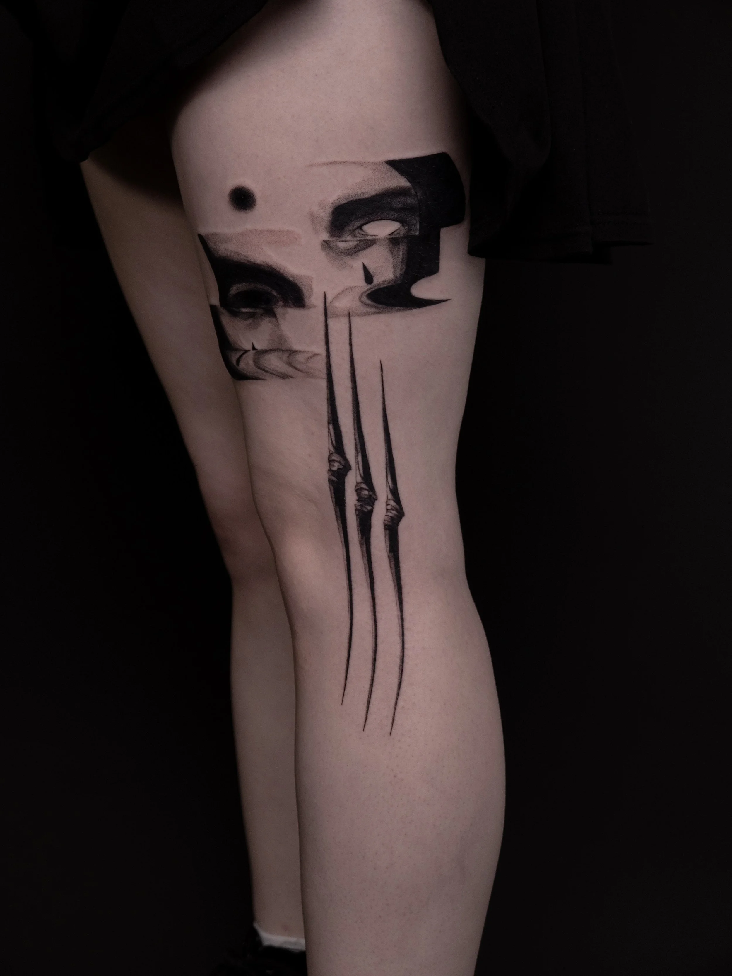 First tattoo 🖤✨
From my catalogue - more through link in bio ⛓️
Booking now: October in San Francisco.
Wait list: Boston, NYC, LA, DC

#surrealismtattoo #darkaesthetic #sanfranciscotattoo #nyctattoo #washingtondctattoo