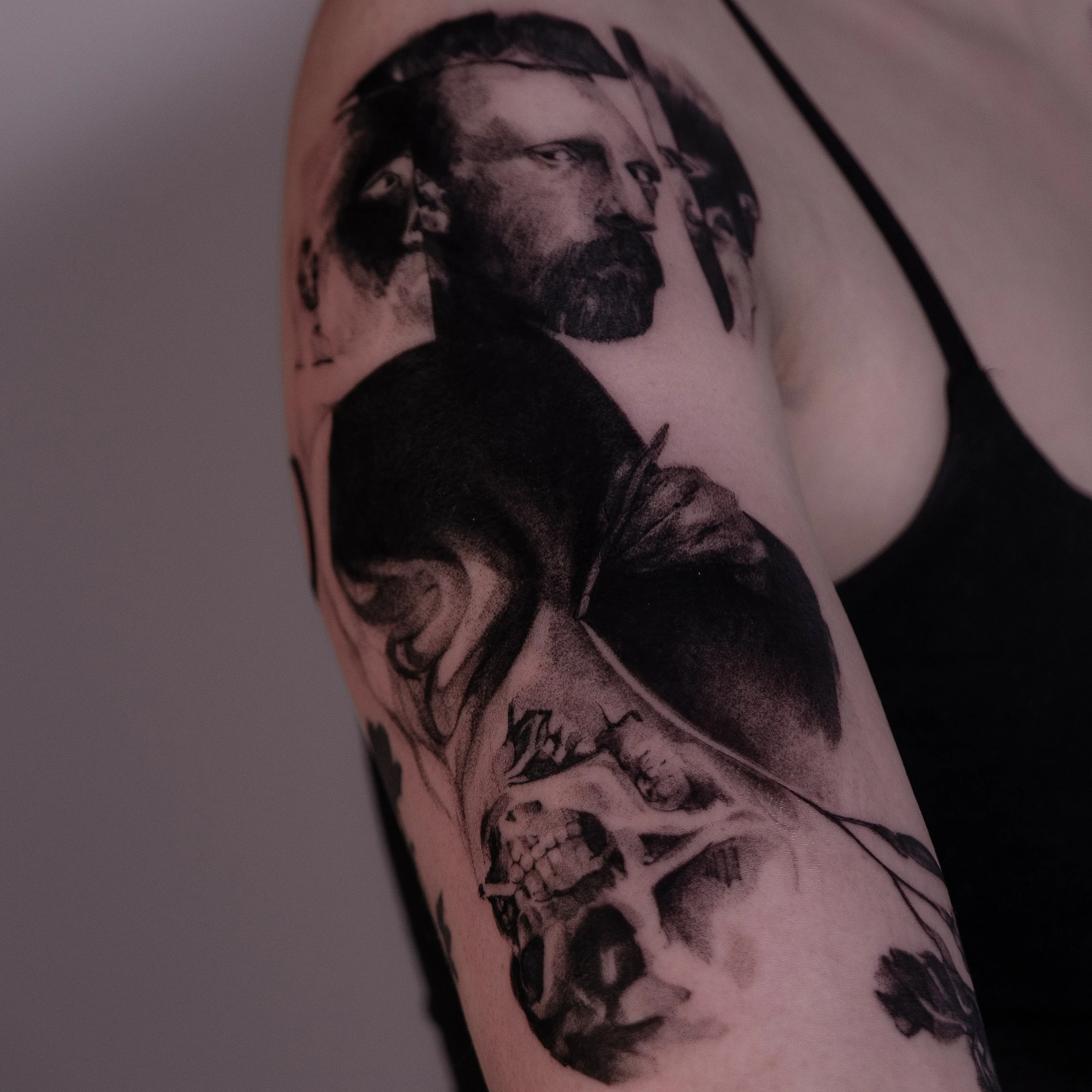 Custom composition dedicated to Van Gogh 🌹
Swipe to see the inverted version

Booking open in San Francisco
@sashatattooingessential

Waitlist available in Boston, DC, NYC, LA, Portland OR

#surrealisttattoo #vangoghtattoo #arttattoo #sanfranciscota